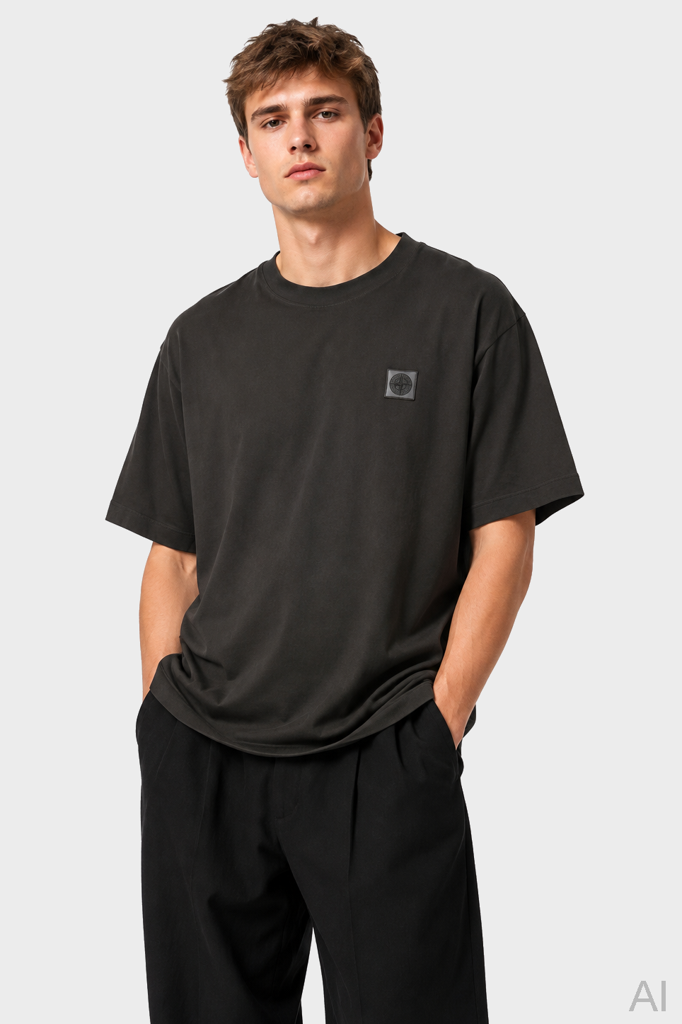 STONE ISLAND Loose Fit Logo T-Shirt in Dark Olive M