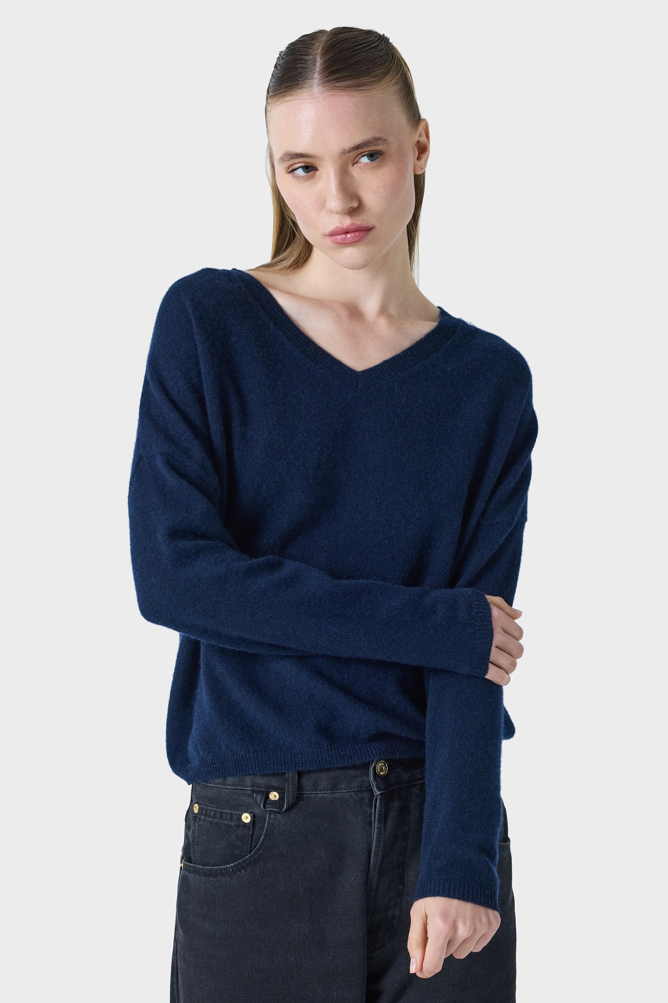 ABSOLUT CASHMERE V-Neck Sweater in Navy