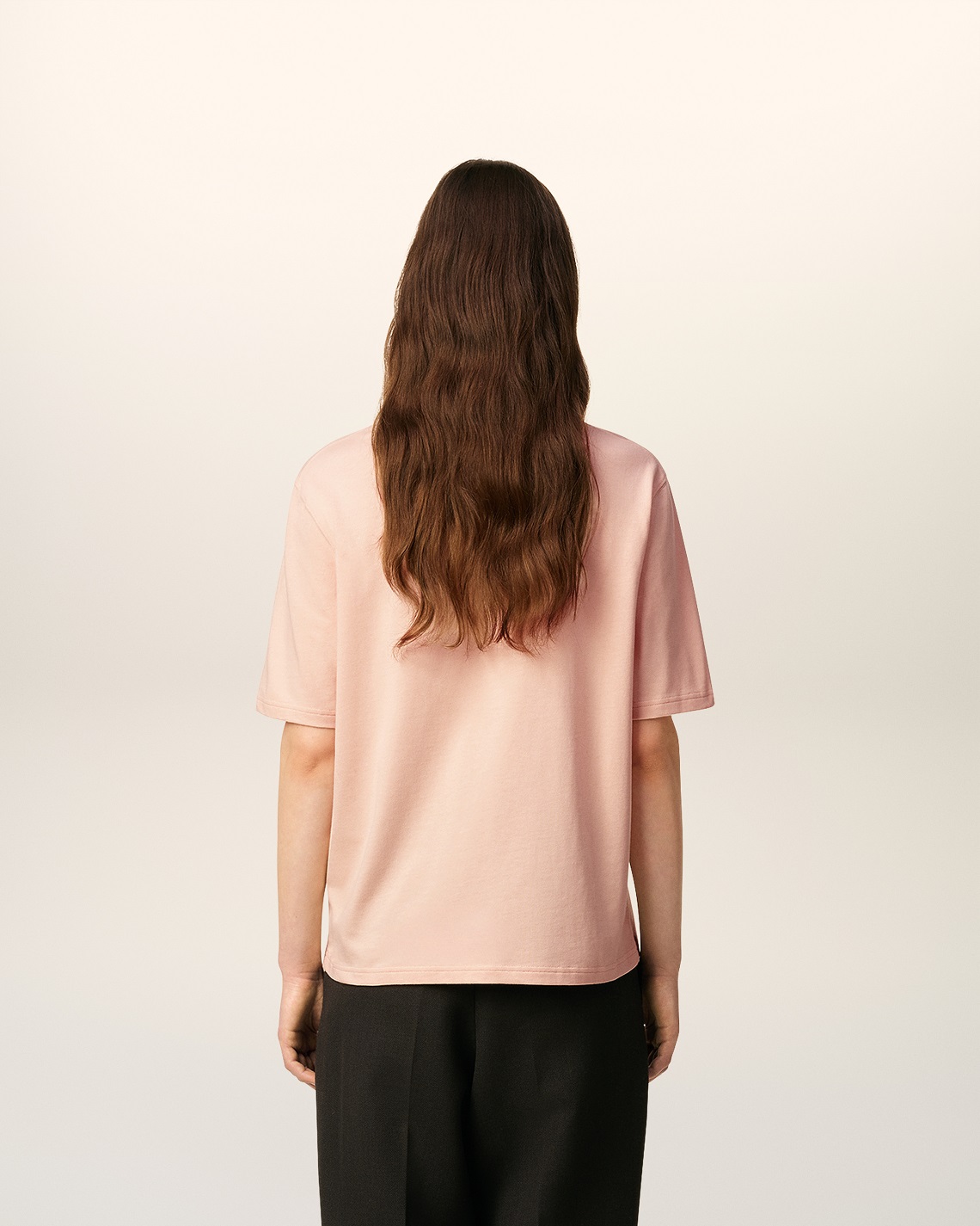 AMI PARIS de Coeur Embossed T-Shirt in Powder