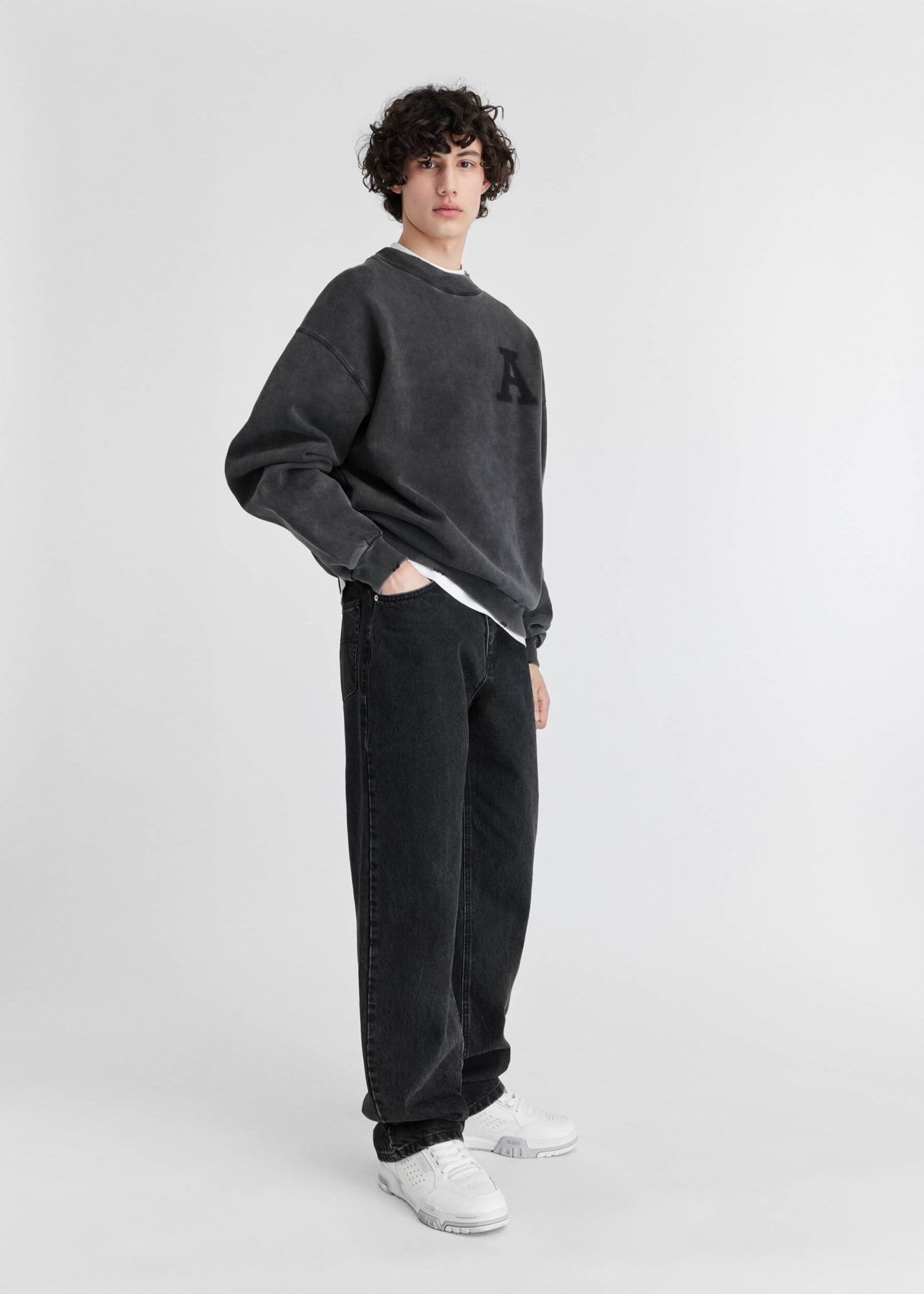 AXEL ARIGATO State Sweatshirt in Washed Black L