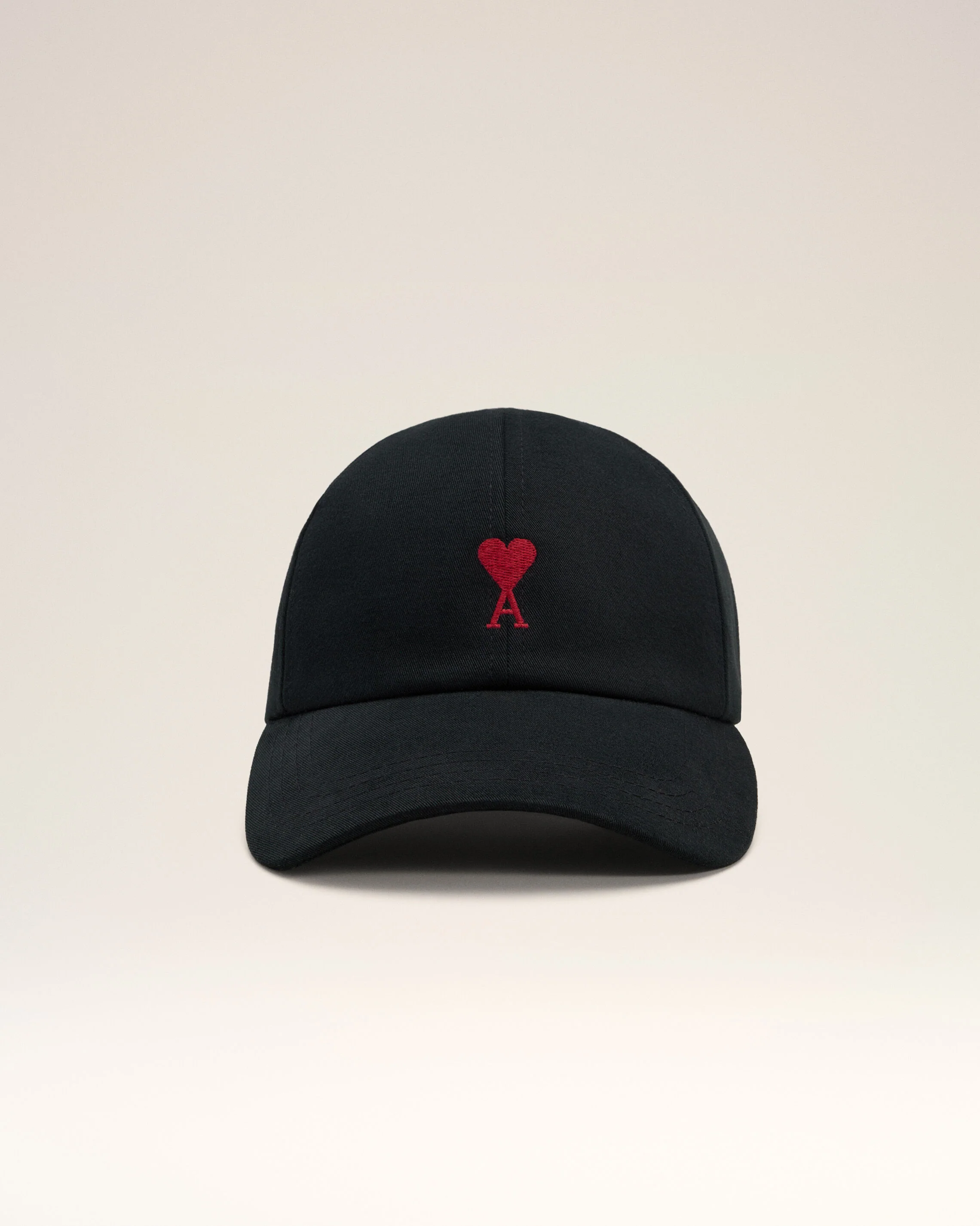 AMI PARIS de Coeur Cap in Black / Red Logo
