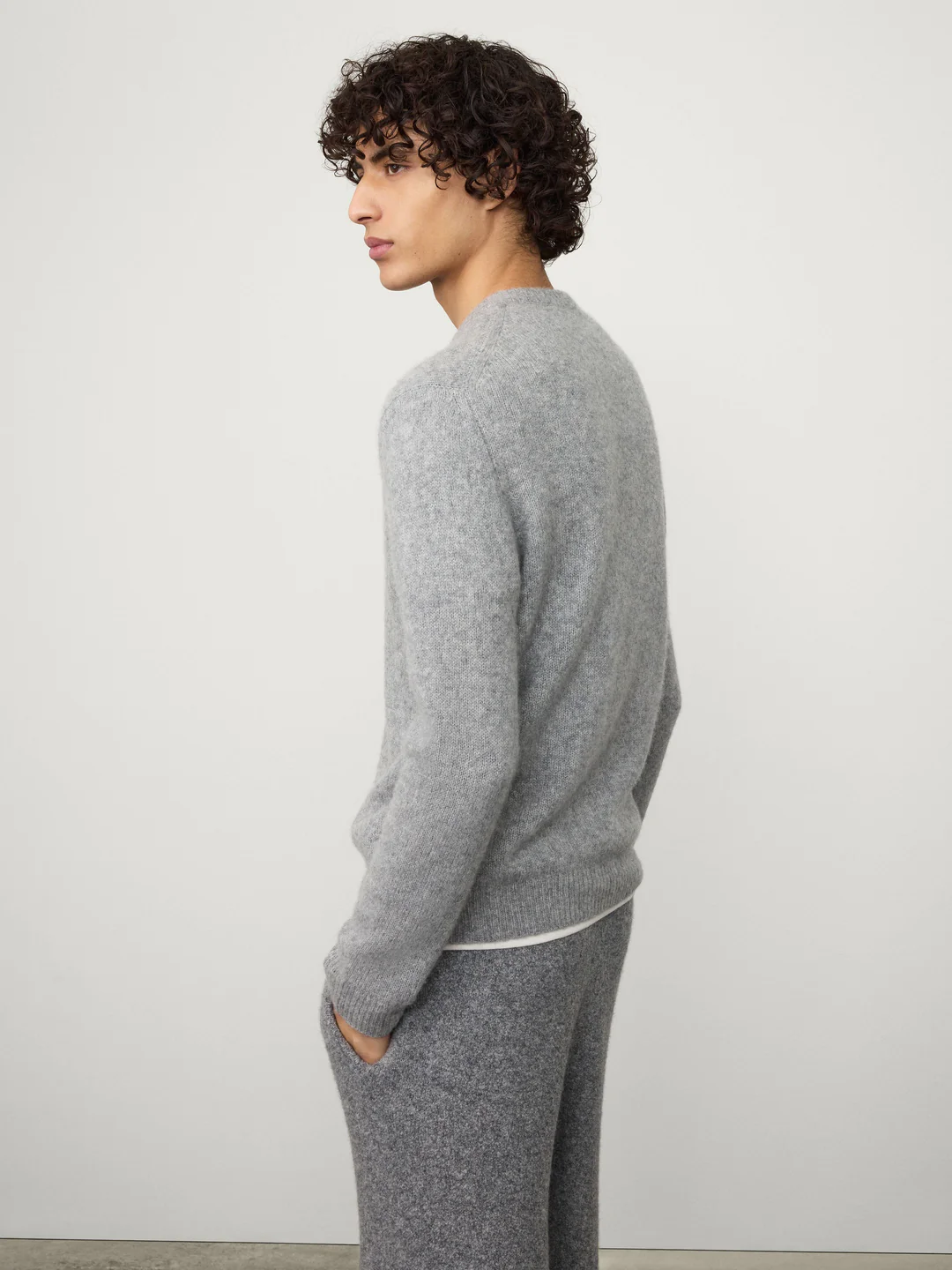 LISA YANG Baxter Cashmere Sweater in Cloudy Grey