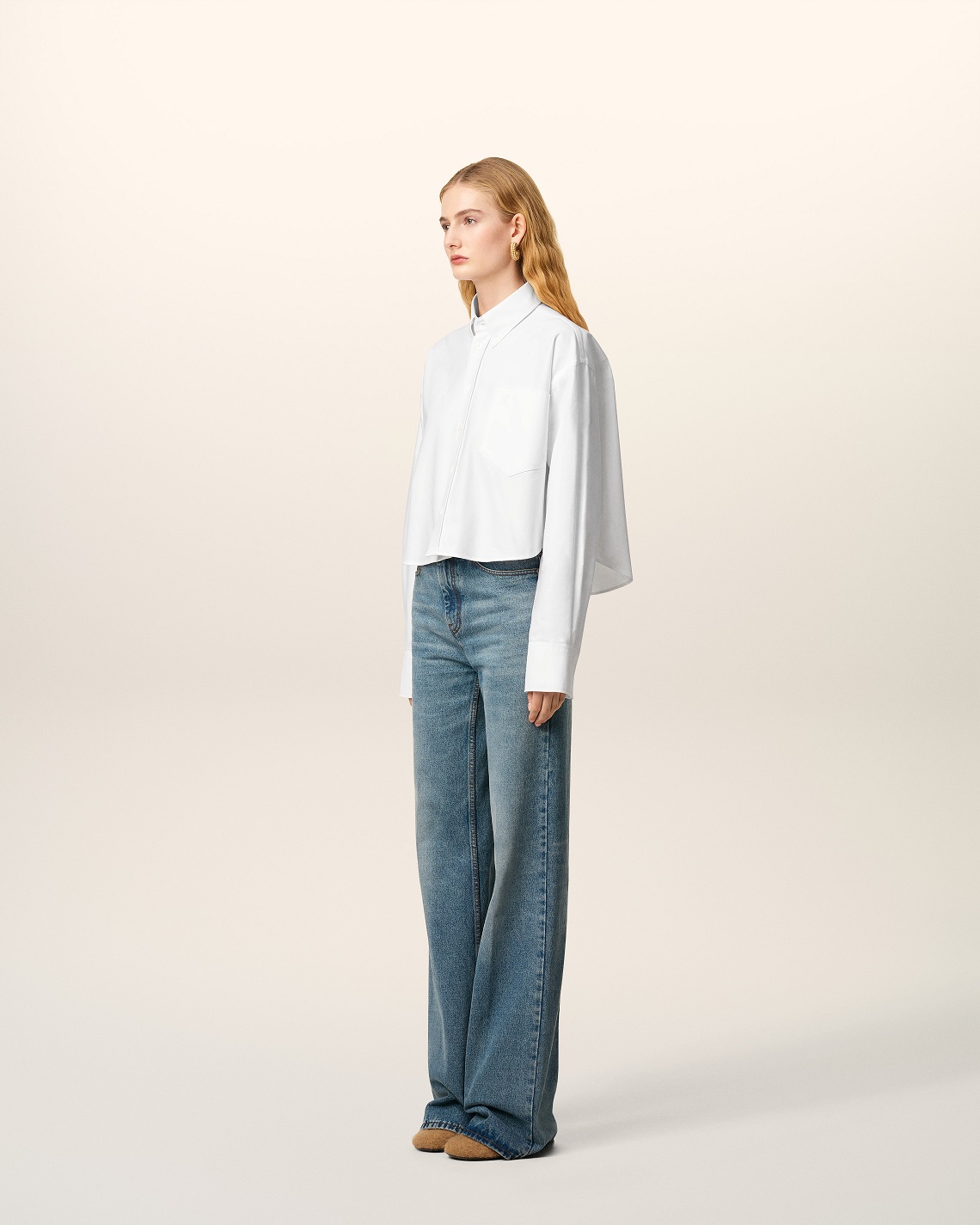 AMI PARIS de Coeur Cropped Oversize Shirt in Natural White AMI PARIS de Coeur Cropped Oversize Shirt in Natural White FR 40 / DE 38