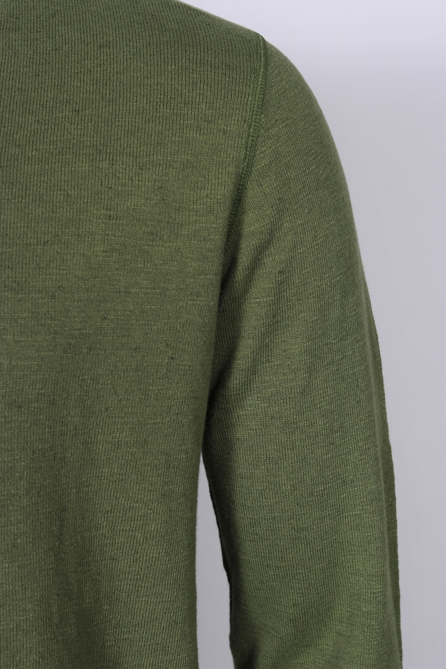 Hannes Roether V-Neck Knit Sweater in Pesto