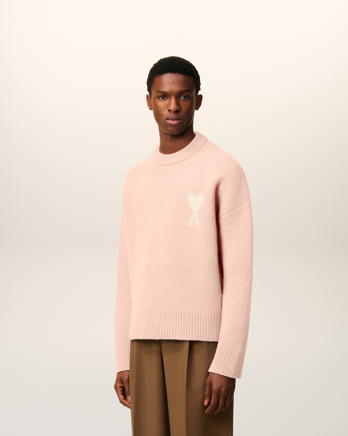 AMI PARIS de Coeur Knit Pullover in Powder/Off White