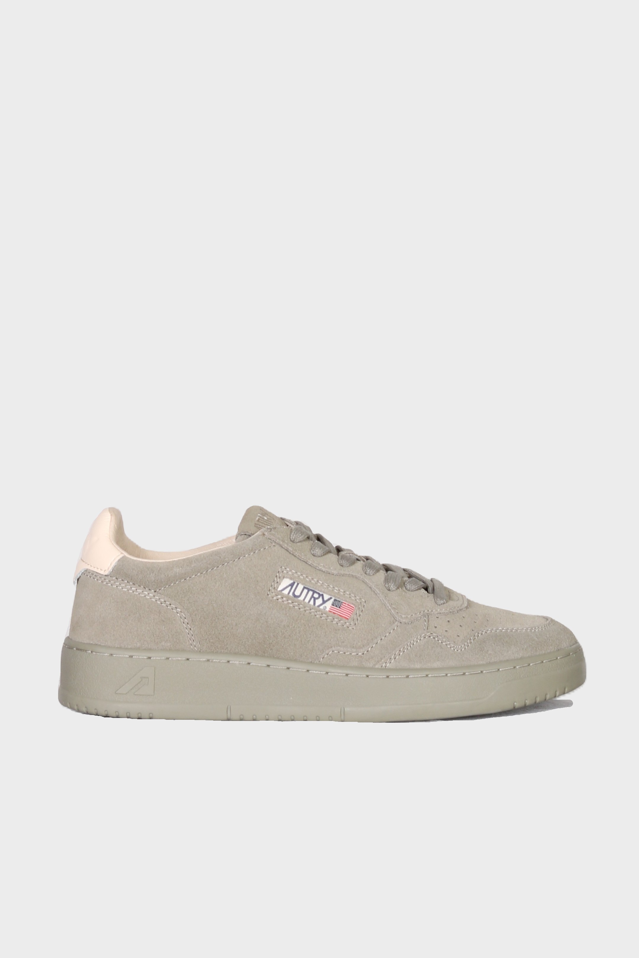 AUTRY ACTION SHOES Medalist Low Sneaker Suede in Sage / Ivory