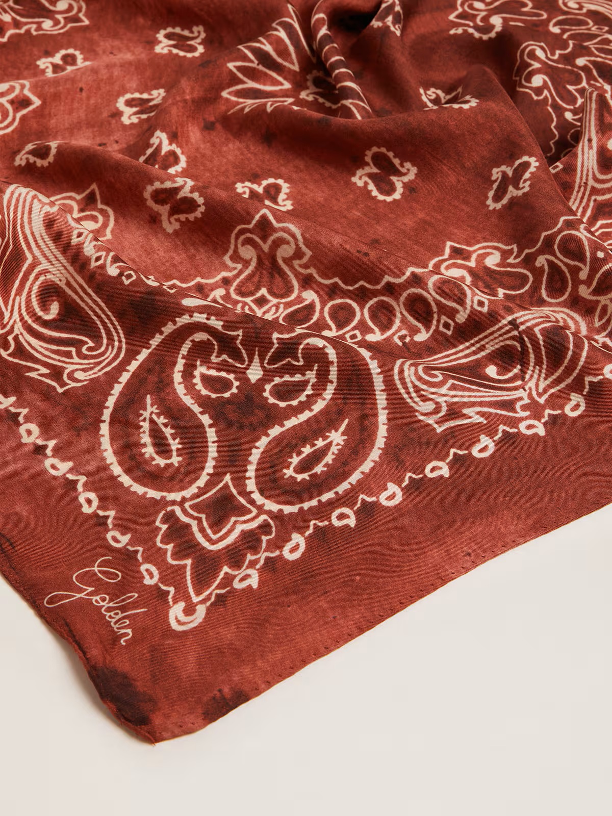 GOLDEN GOOSE Paisley-Patterned Silk Foulard in Burgundy