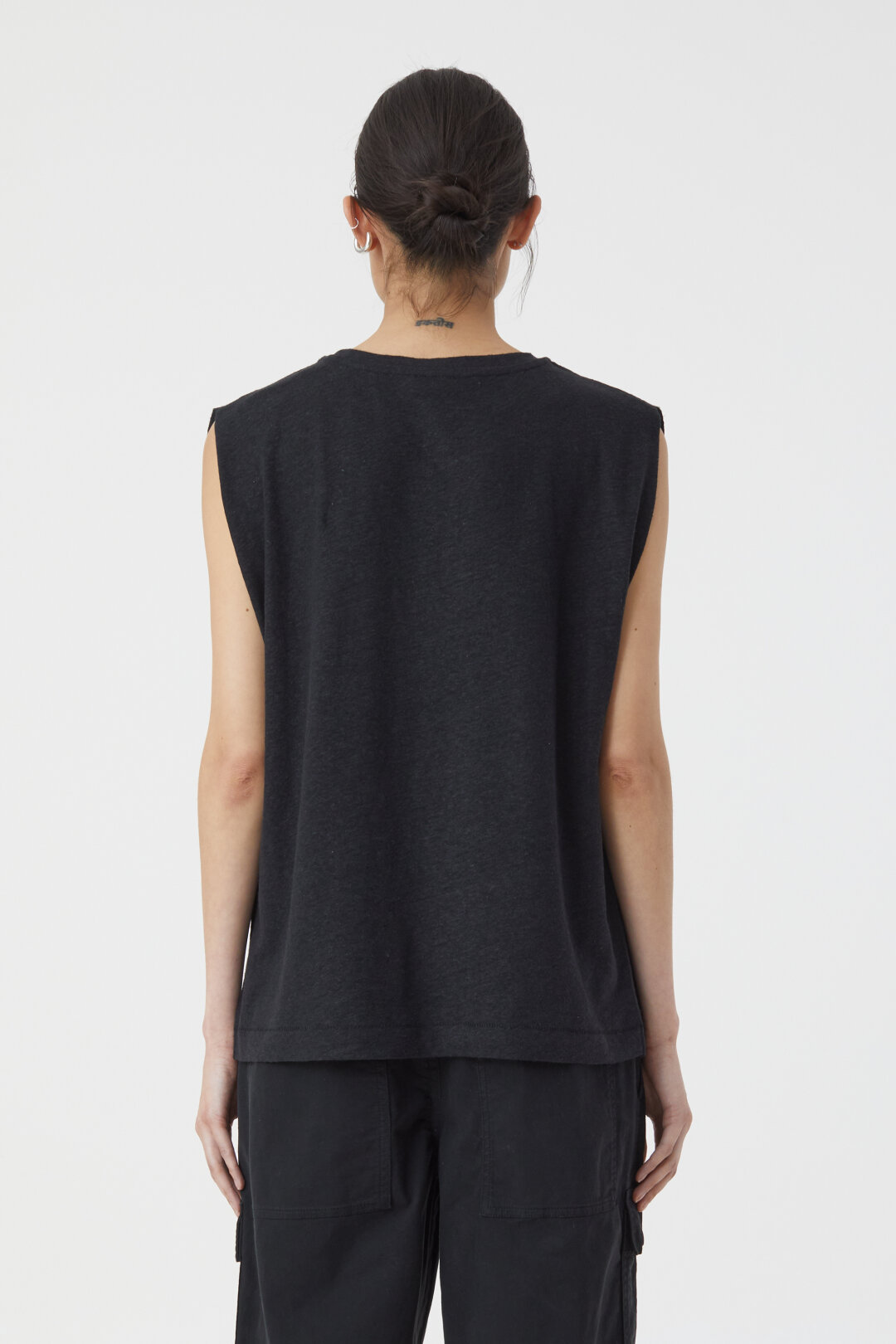 CLOSED Sleeveless T-Shirt in Black