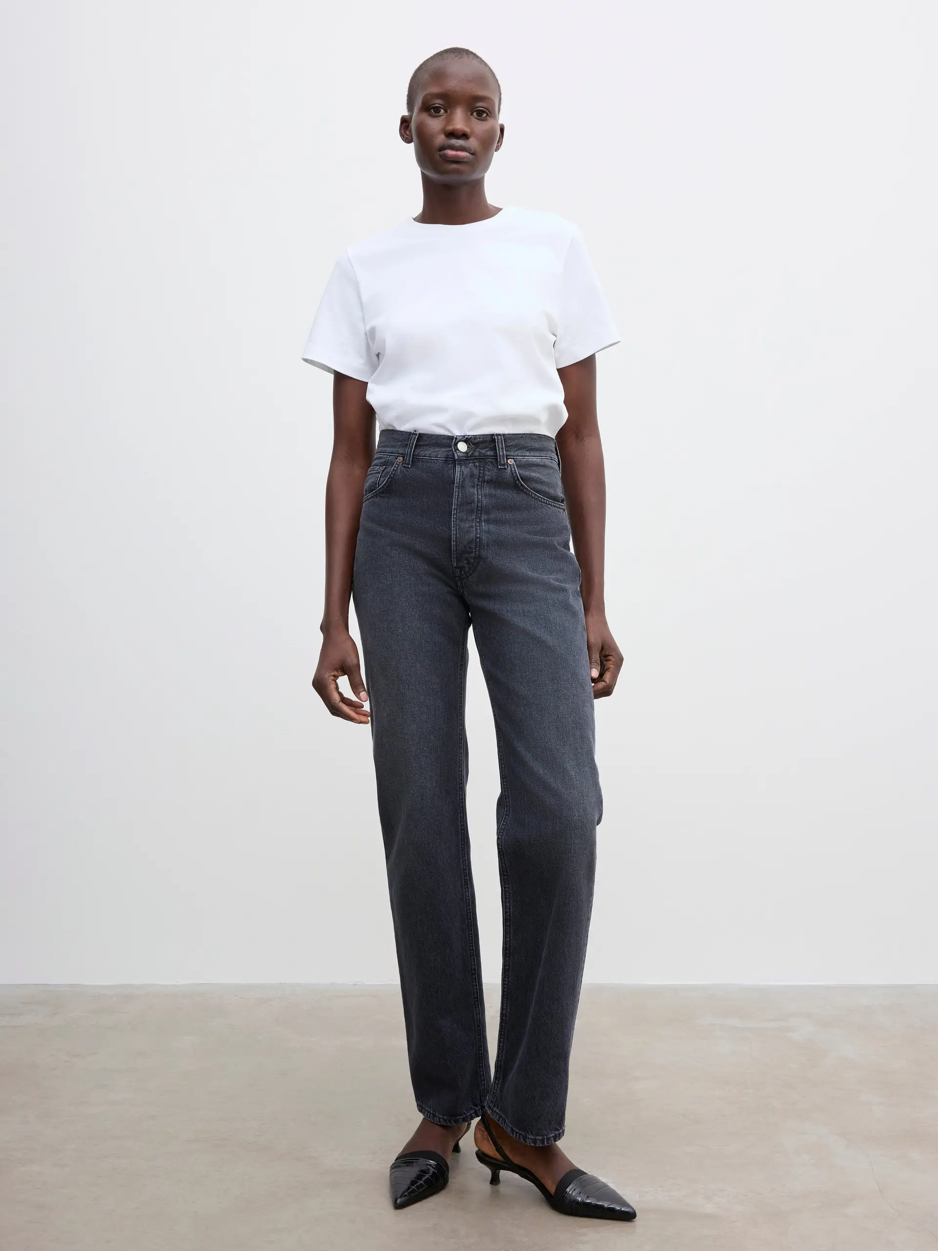 DAGMAR Straight Leg Jeans in Dark Grey