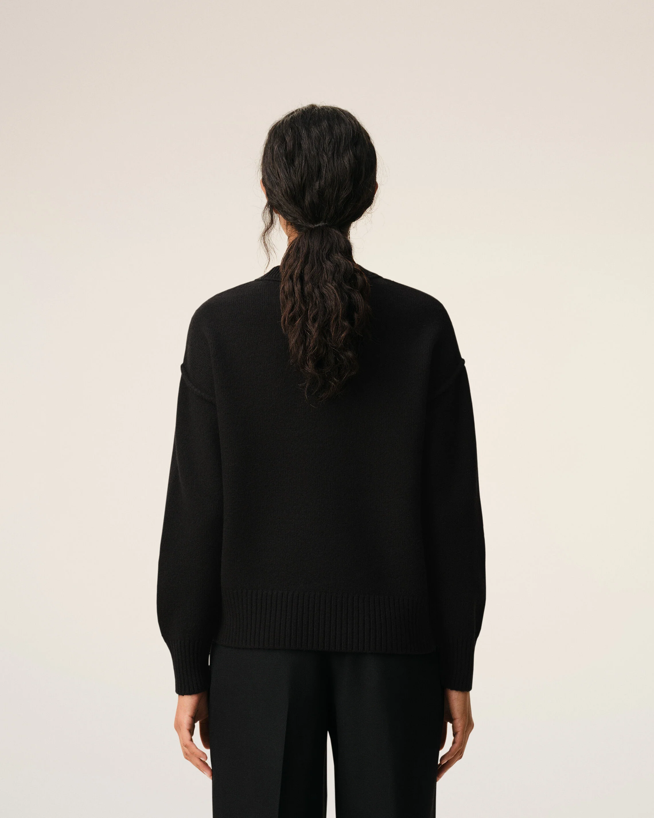 AMI PARIS de Coeur Heavy Knit Sweater in Black / Red