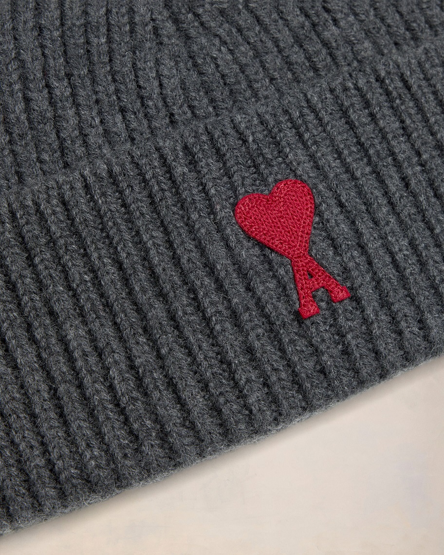 AMI PARIS de Coeur Beanie in Heather Grey