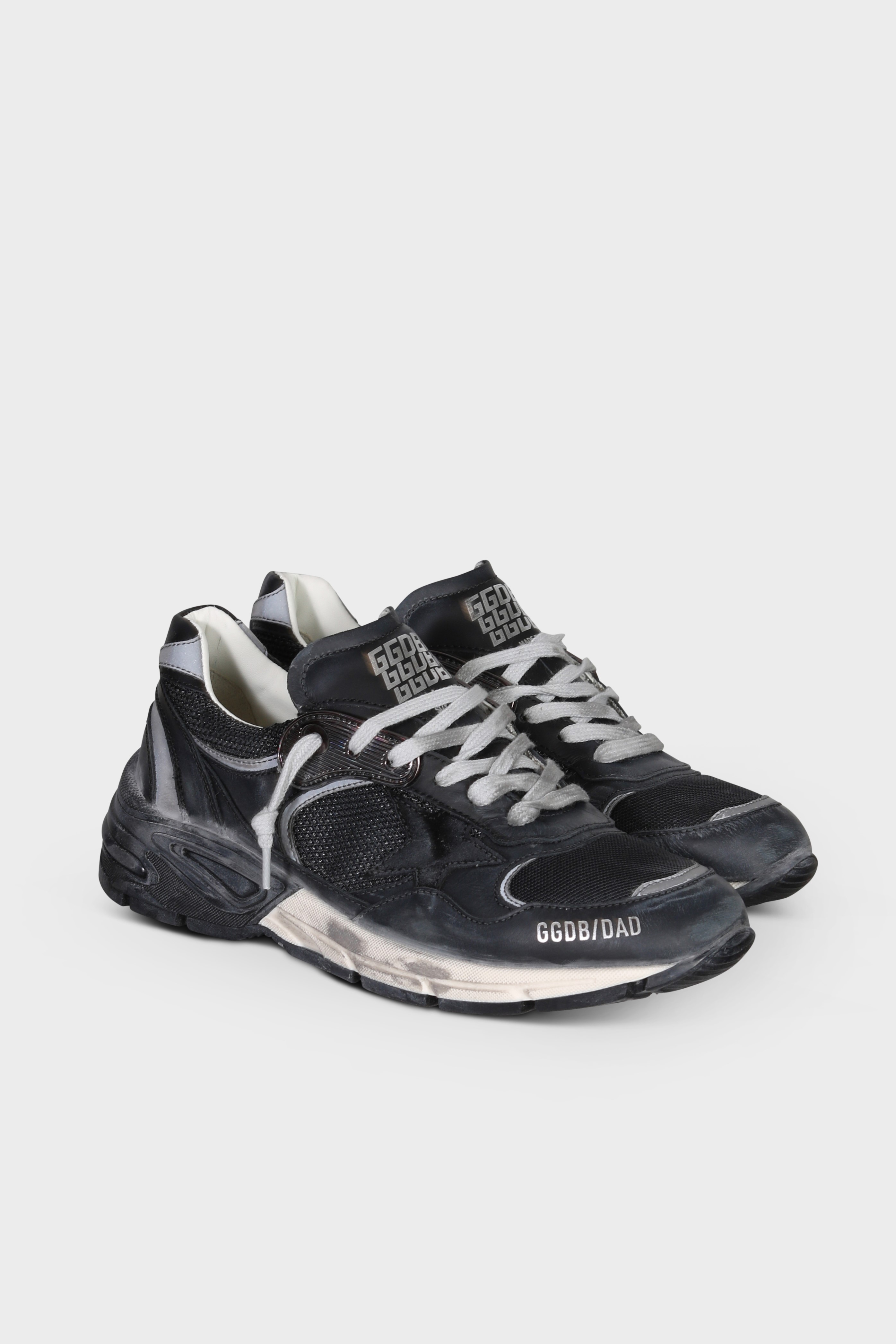 GOLDEN GOOSE Dad-Star in Black/Dark Grey
