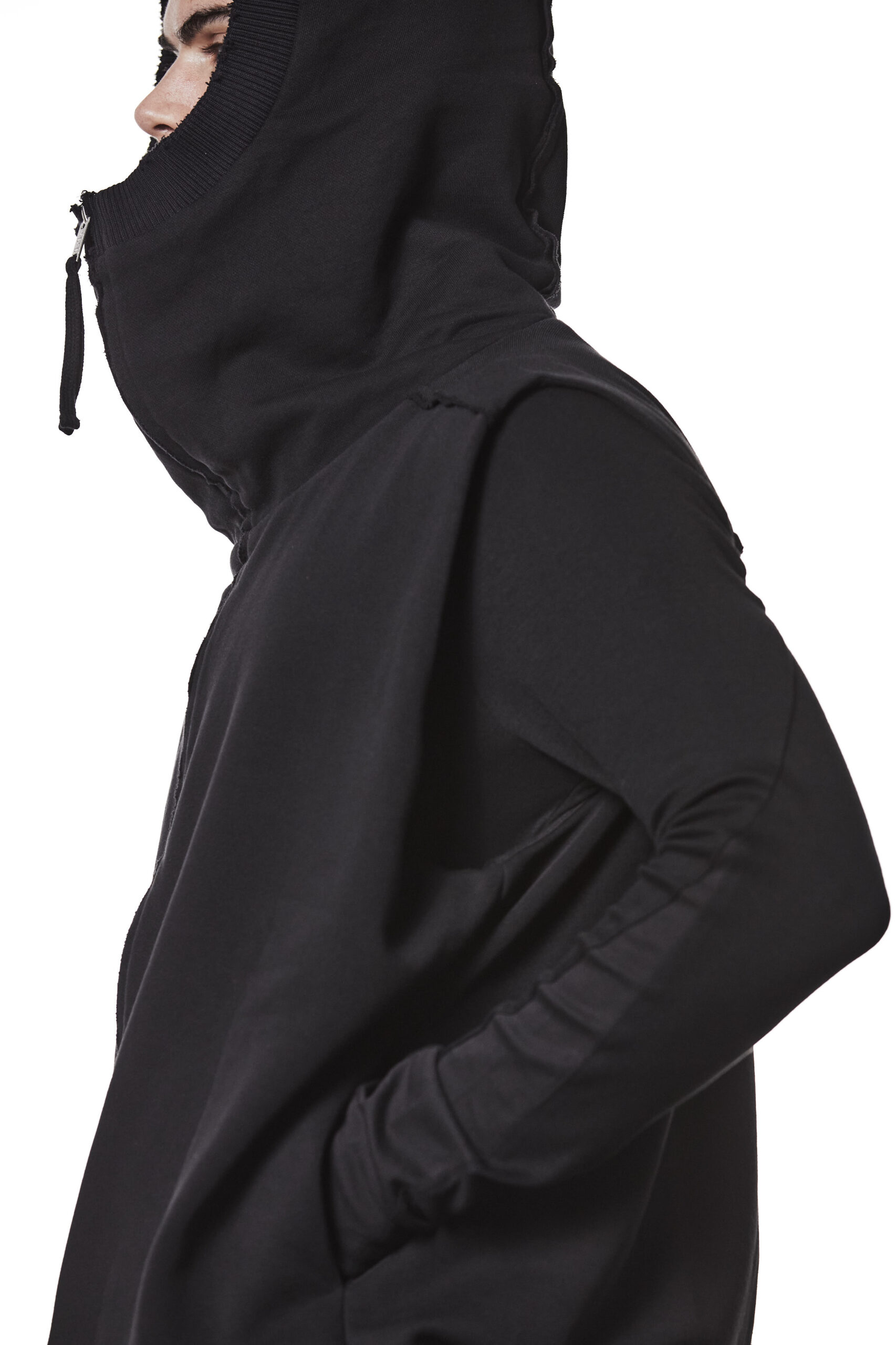 THOM KROM Hodded Vest in Black