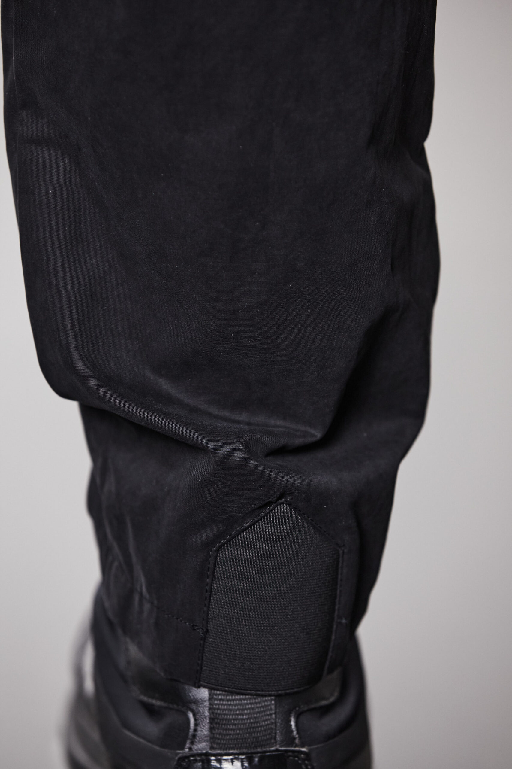 THOM KROM Belted Pant in Black