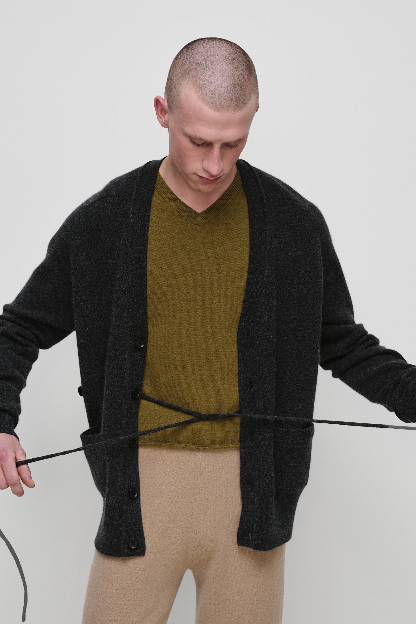 Extreme Cashmere Cardigan N°185 Feike in Shadow