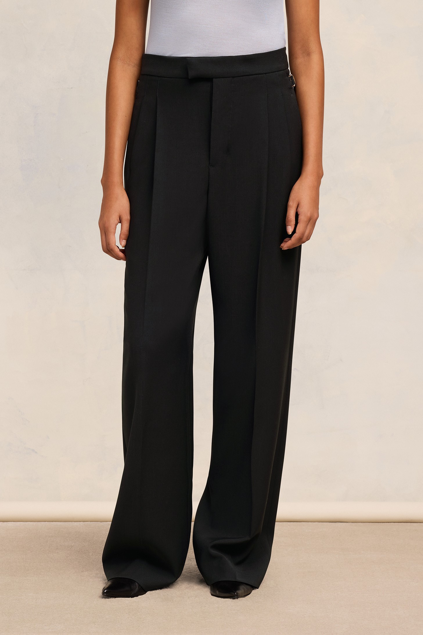 AMI PARIS Large Fit Trouser in Black FR38 / DE36