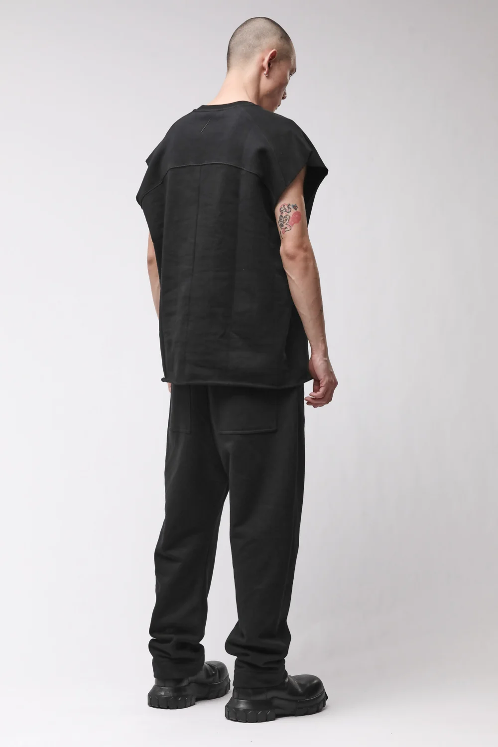 THOM KROM Short Sleeve Sweatshirt in Black