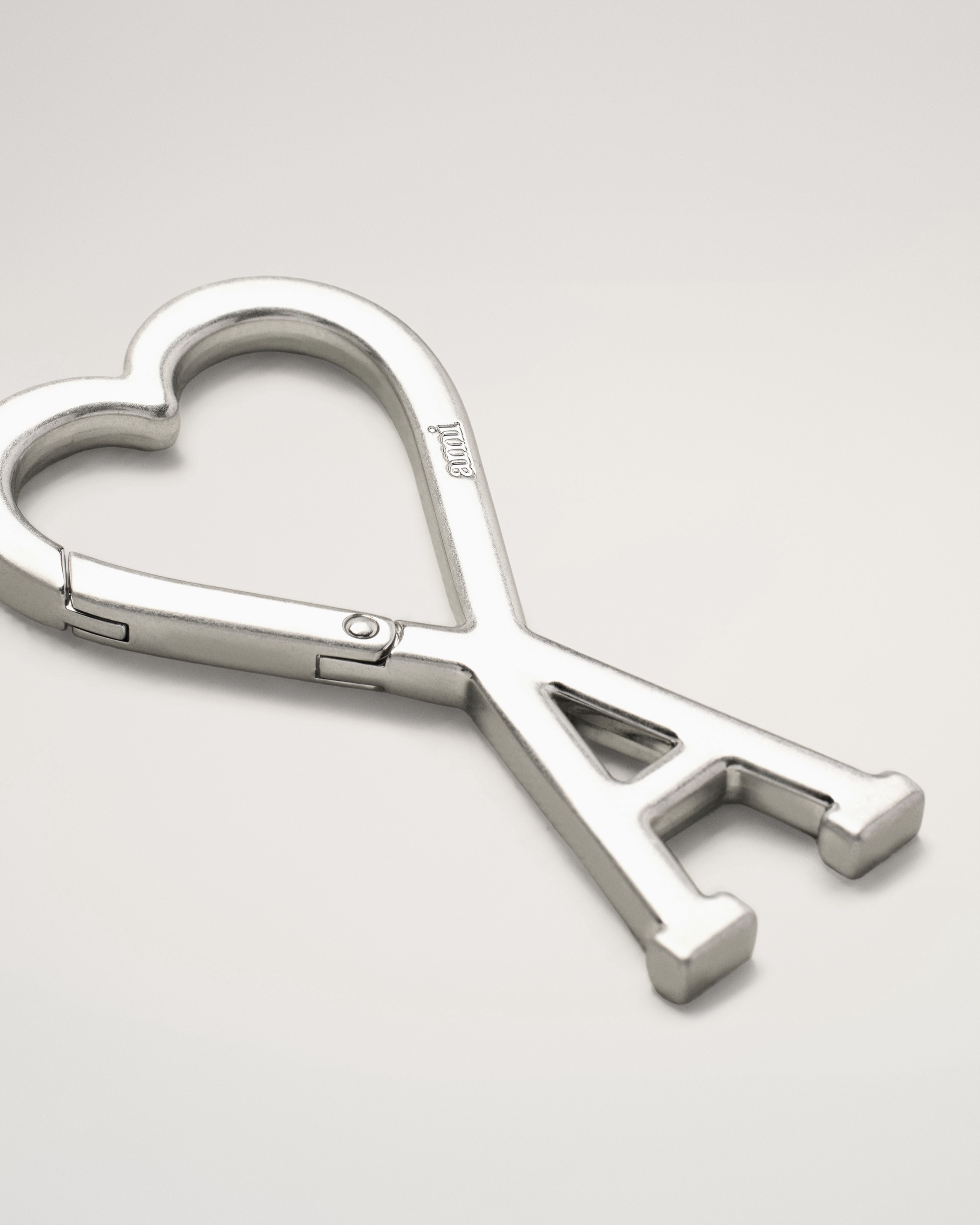 AMI PARIS de Coeur Hook Keyring in Vibrated Silver