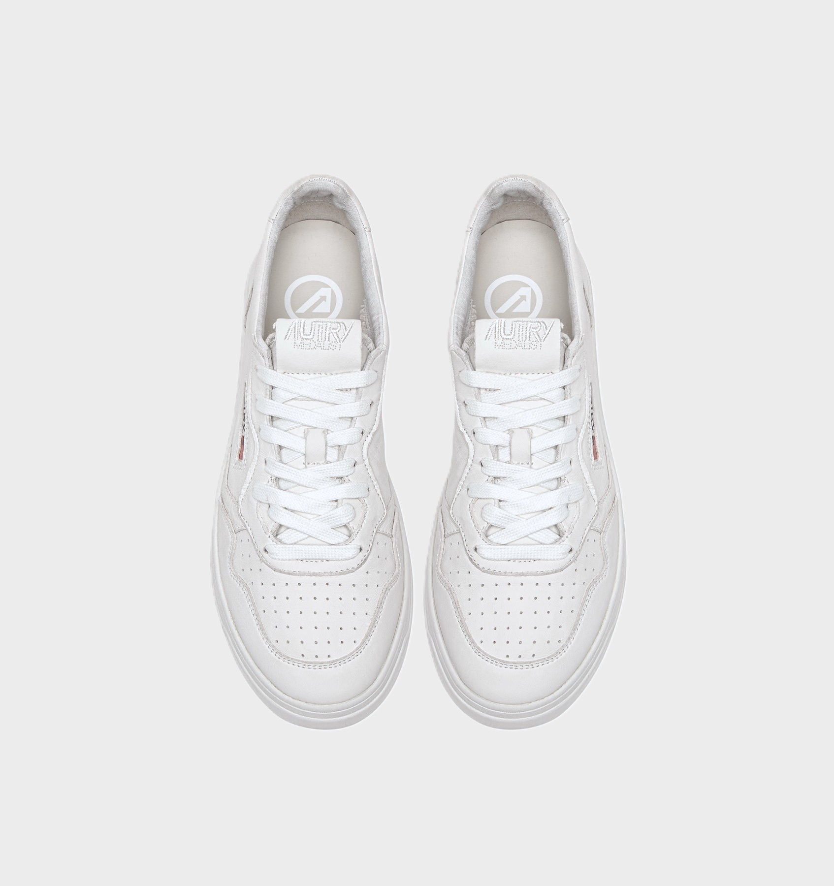 AUTRY ACTION SHOES Medalist Low Sneaker Goat in All White