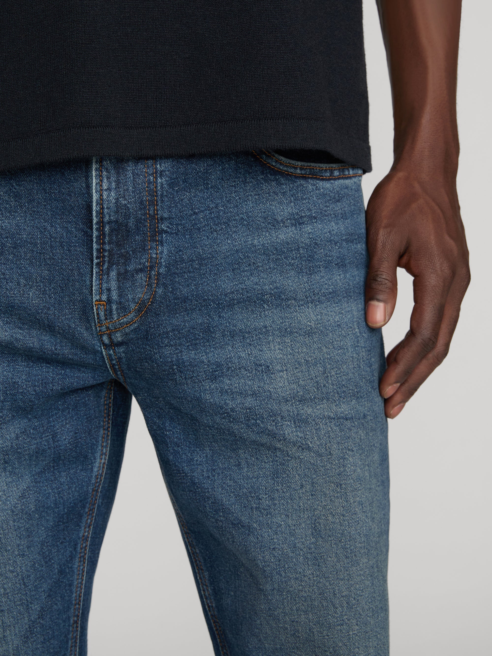 FRAME The Modern Straight Jeans in Expressive