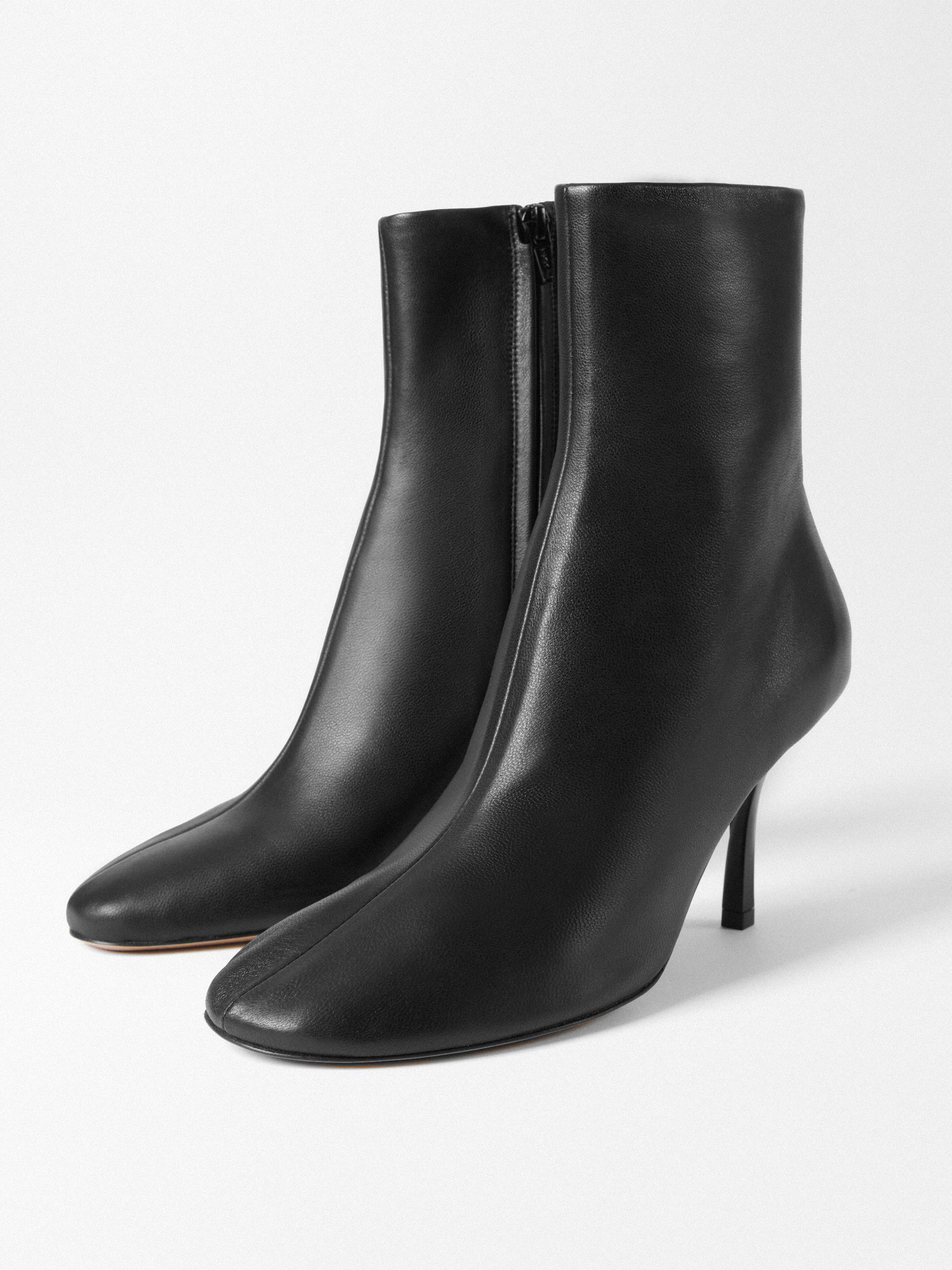 JACQUEMUS Collant Ankle Boots in Black