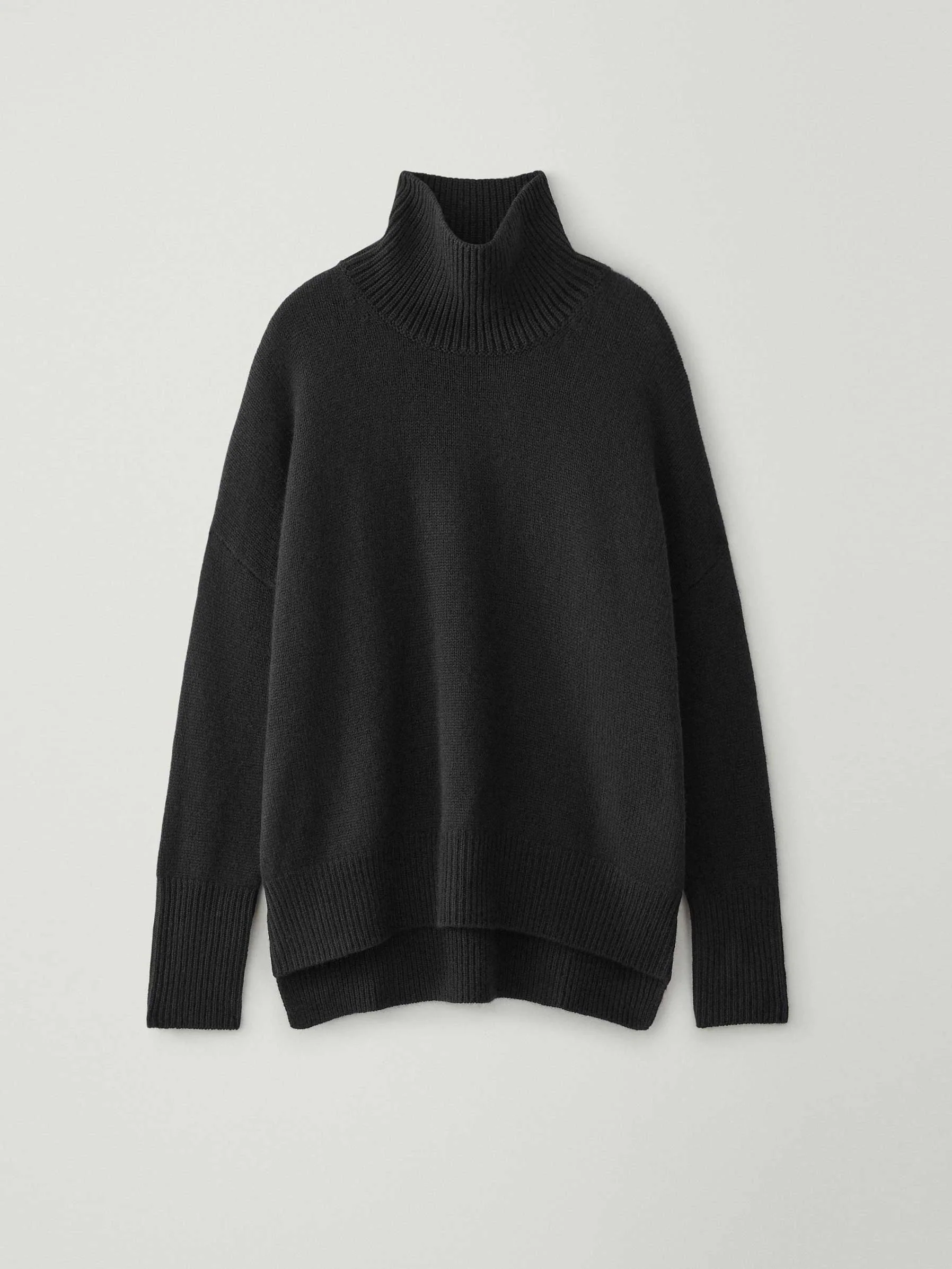 LISA YANG Heidi Cashmere Turtleneck in Black