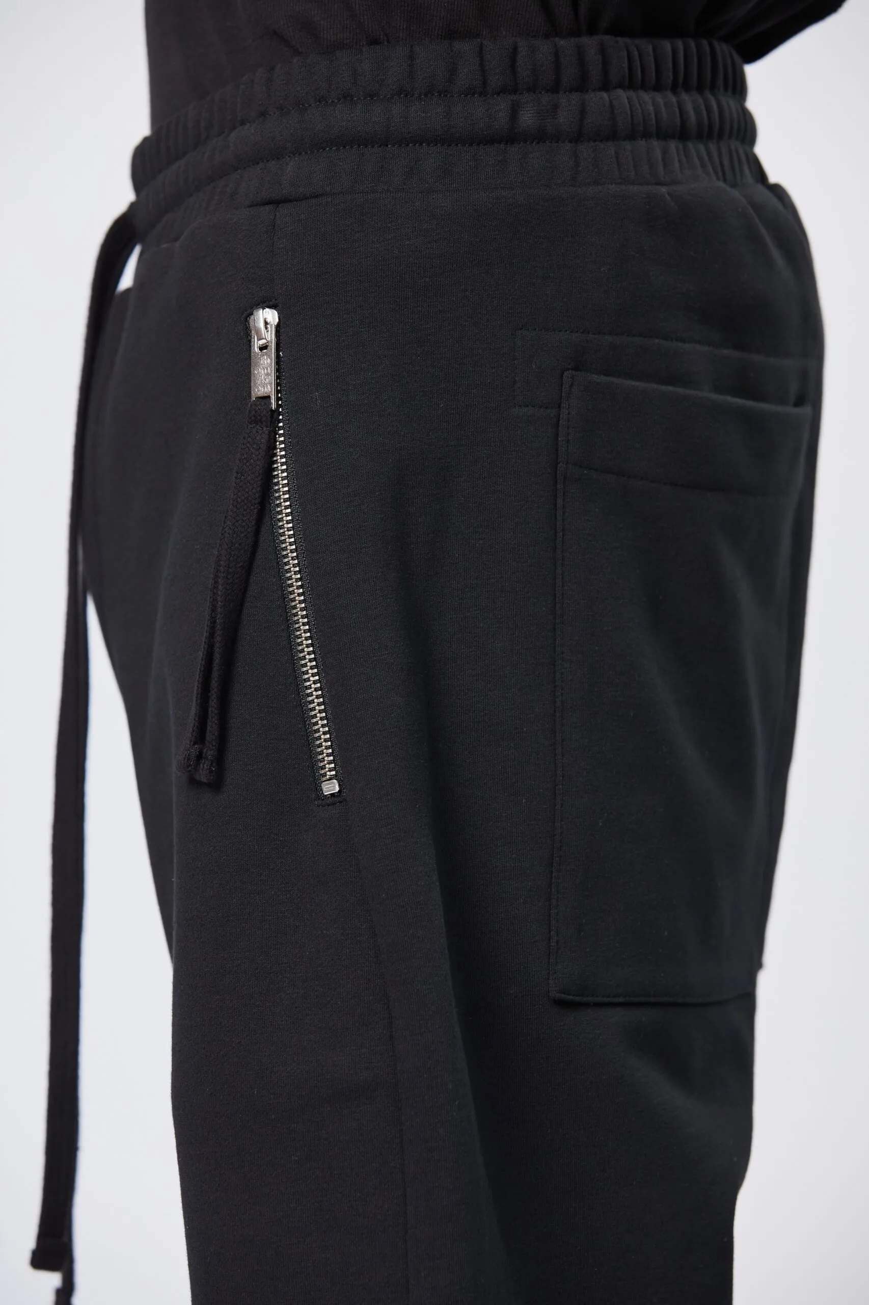 THOM KROM Sweatshorts in Black L