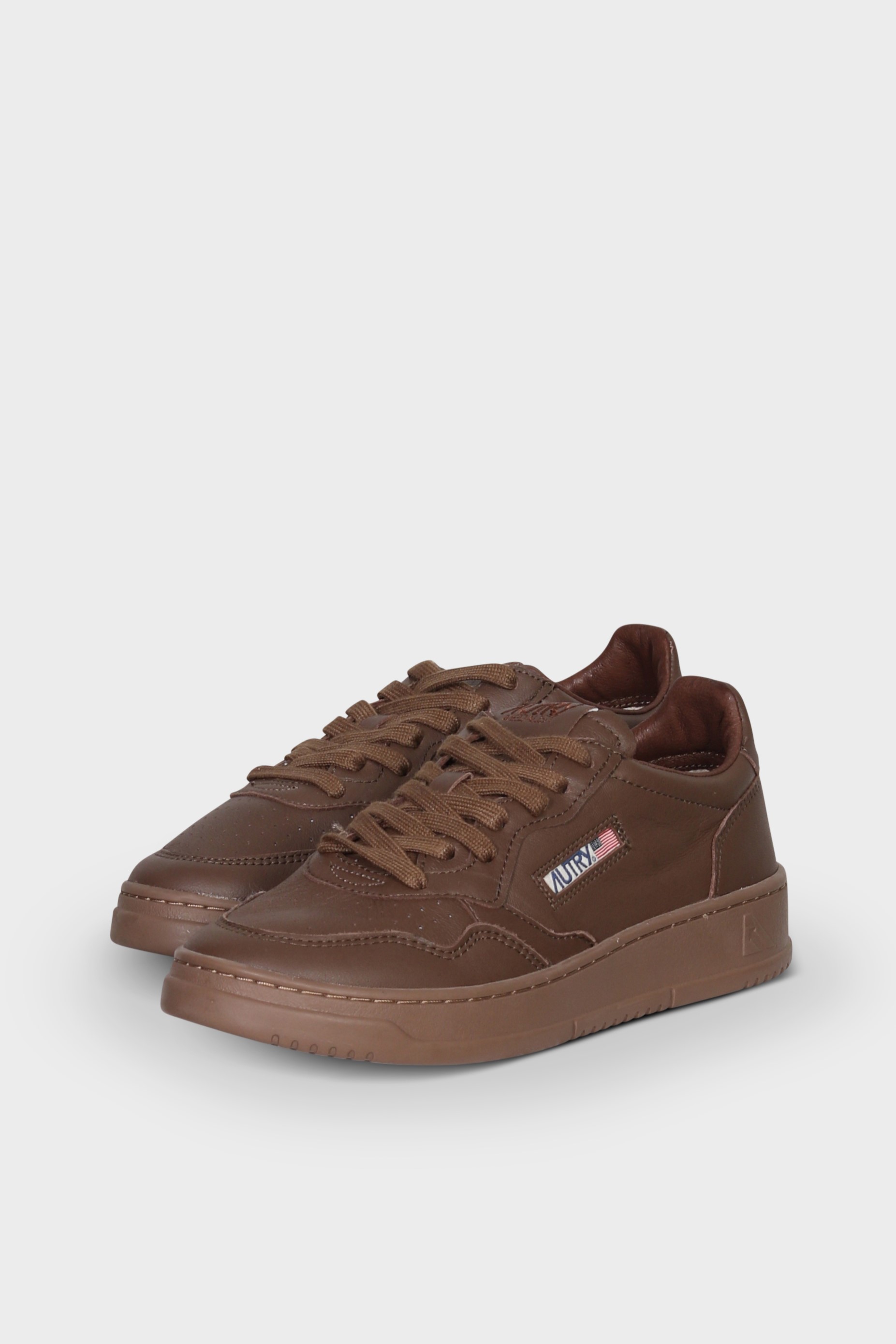 AUTRY ACTION SHOES Medalist Low Sneaker Goat in Patridge 47