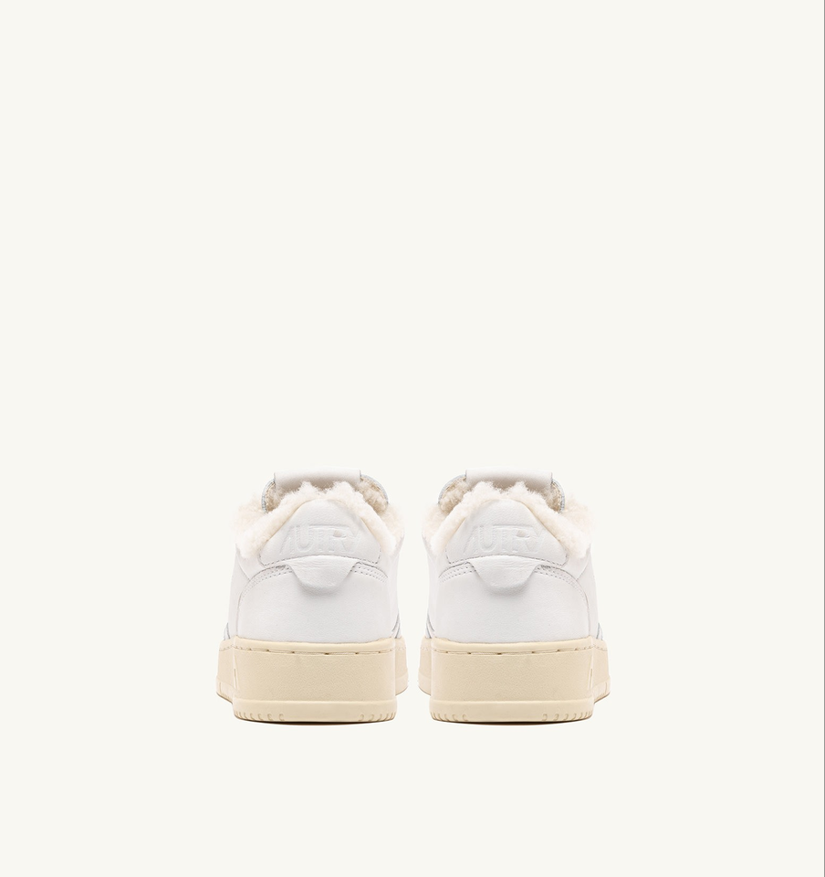 AUTRY ACTION SHOES Medalist Low Sneaker Shearling in White