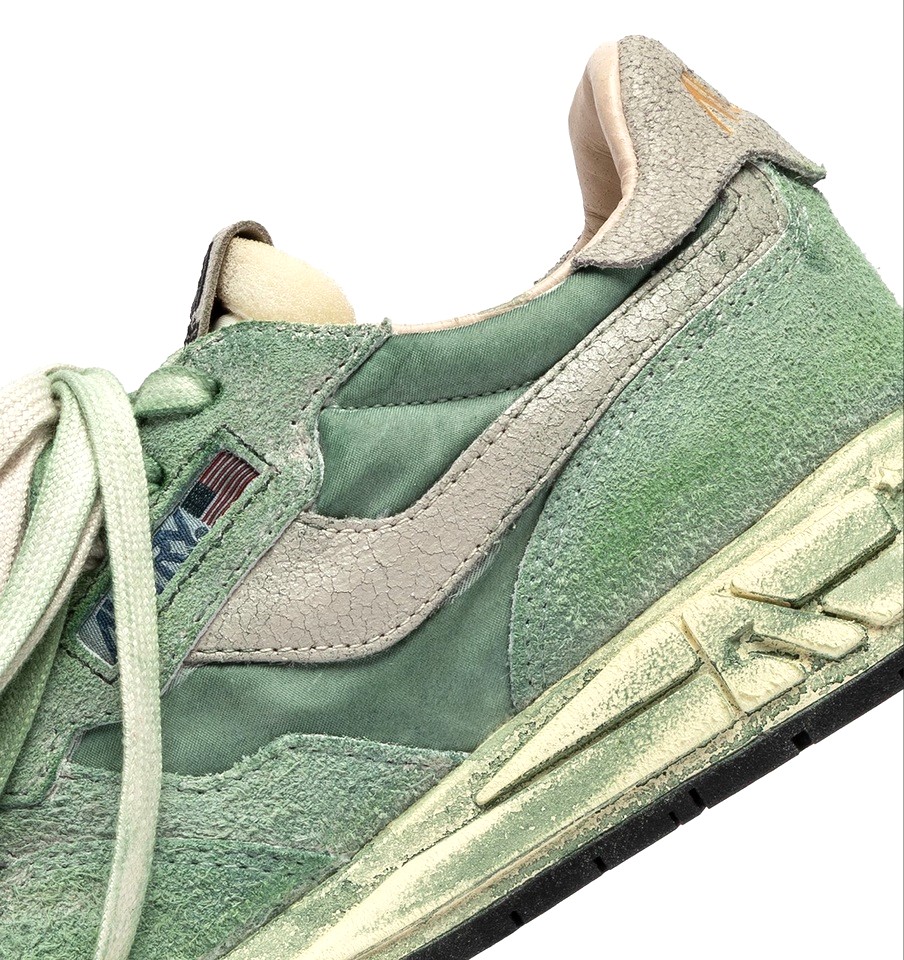 AUTRY ACTION SHOES Reelwind Super Vintage Low Sneaker in Sage
