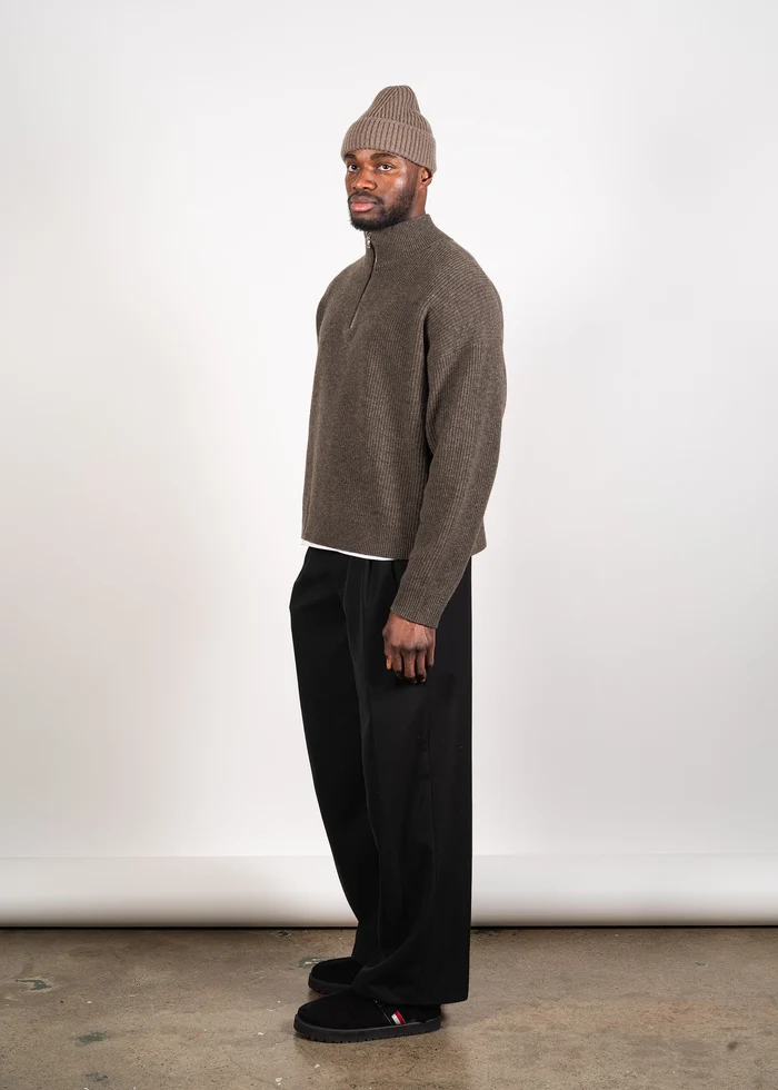 YACAIA Oversized Ribbed Half-Zip Merino/Cashmere Sweater in Dark Brown