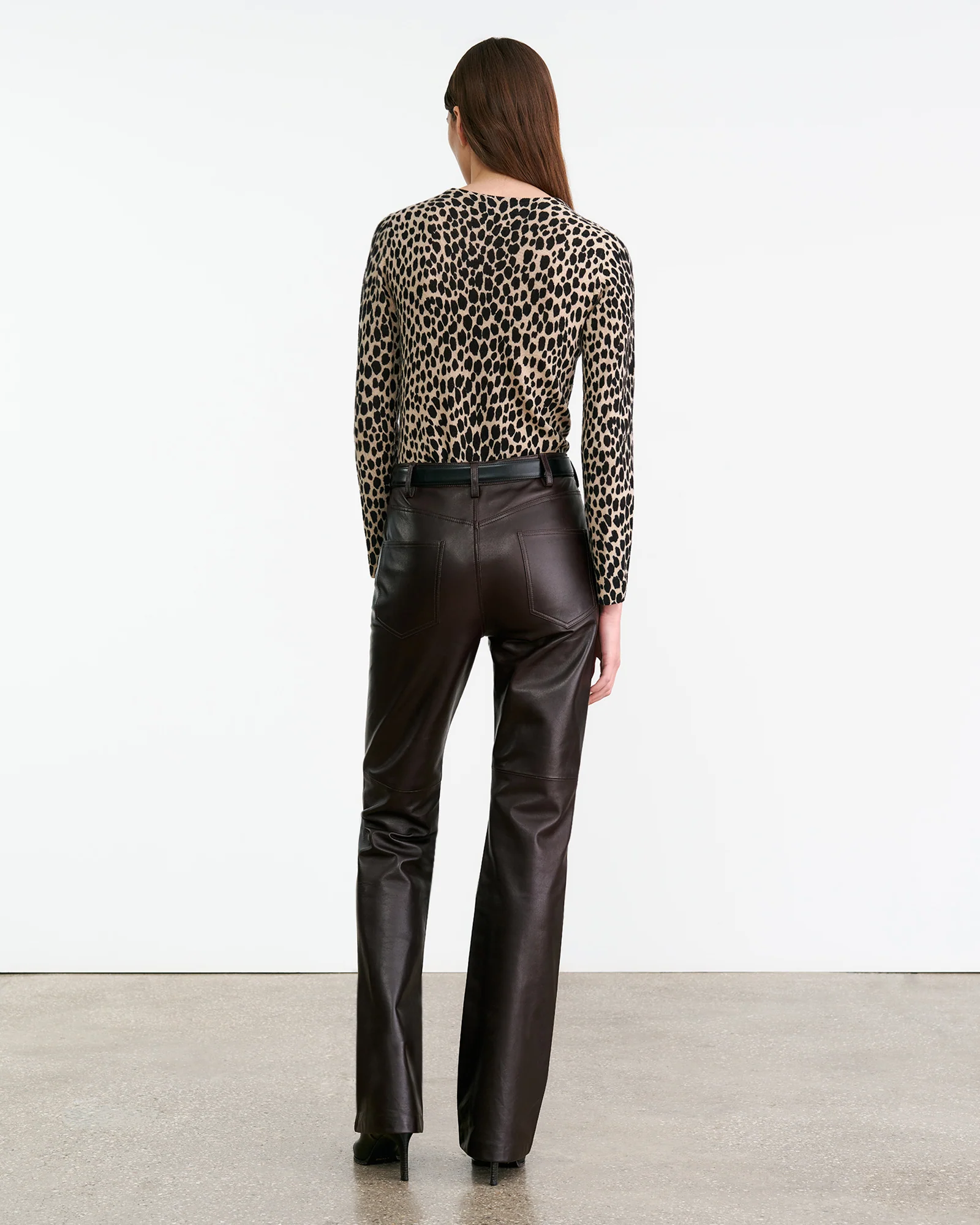 NILI LOTAN Printed Cashmere Sweater in Taupe/Black Cheetah