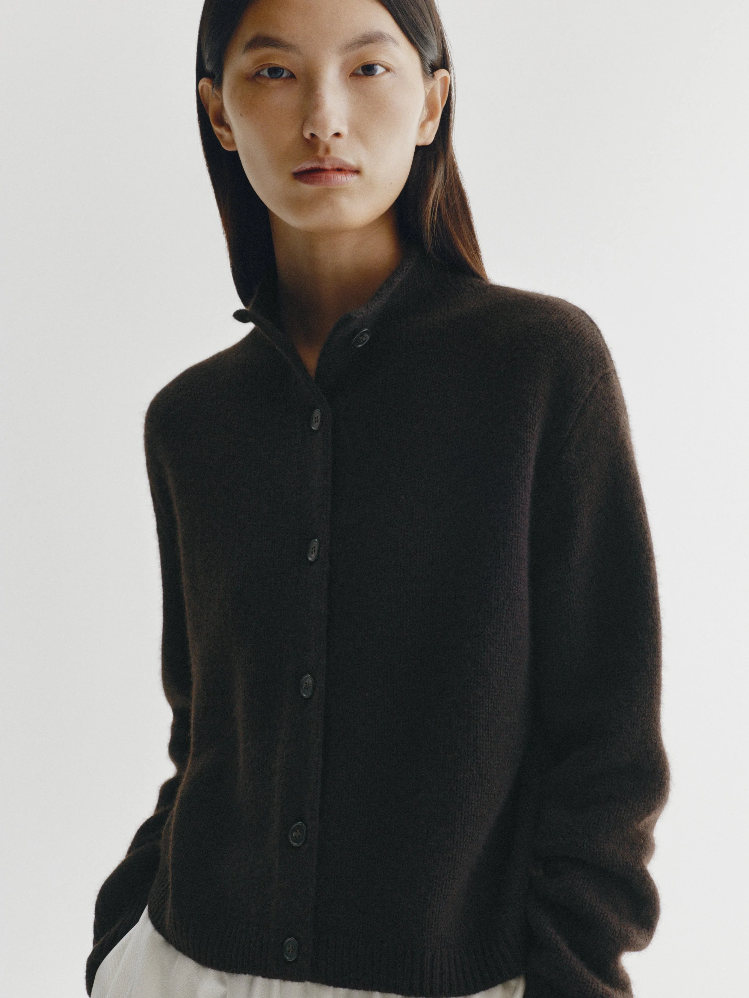 LISA YANG Zirelle Cashmere Cardigan in Dark Oak