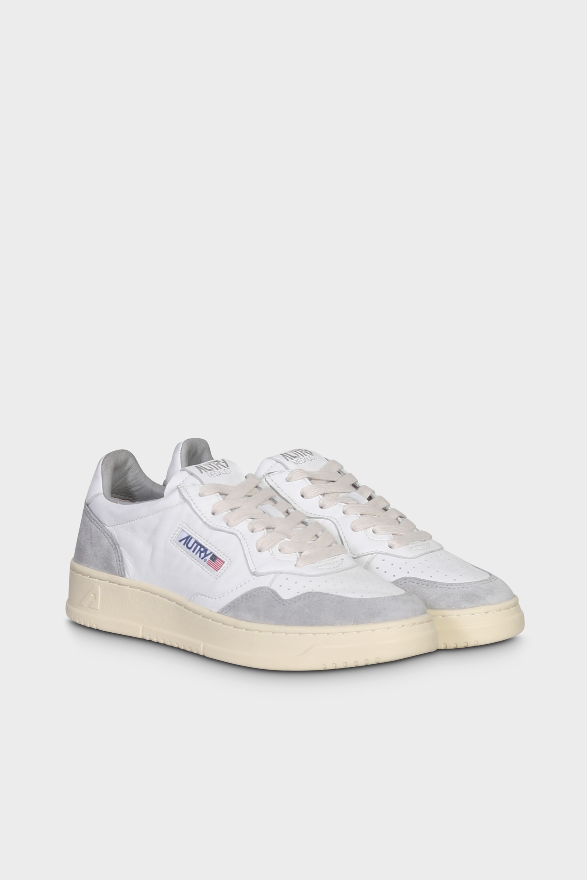AUTRY ACTION SHOES Medalist Low Sneaker Goat Suede White/Grey 37