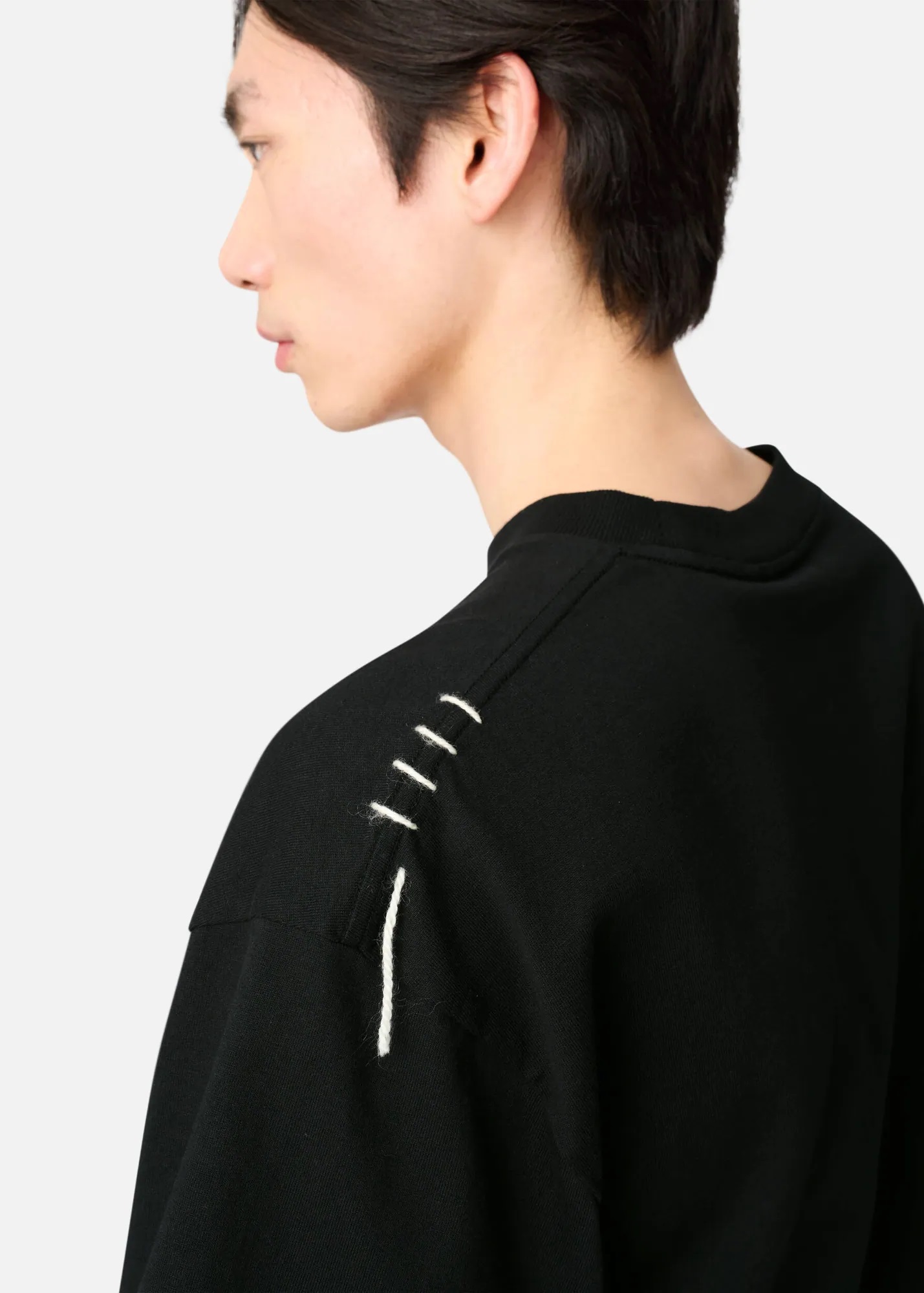 AXEL ARIGATO Threaded T-Shirt in Black
