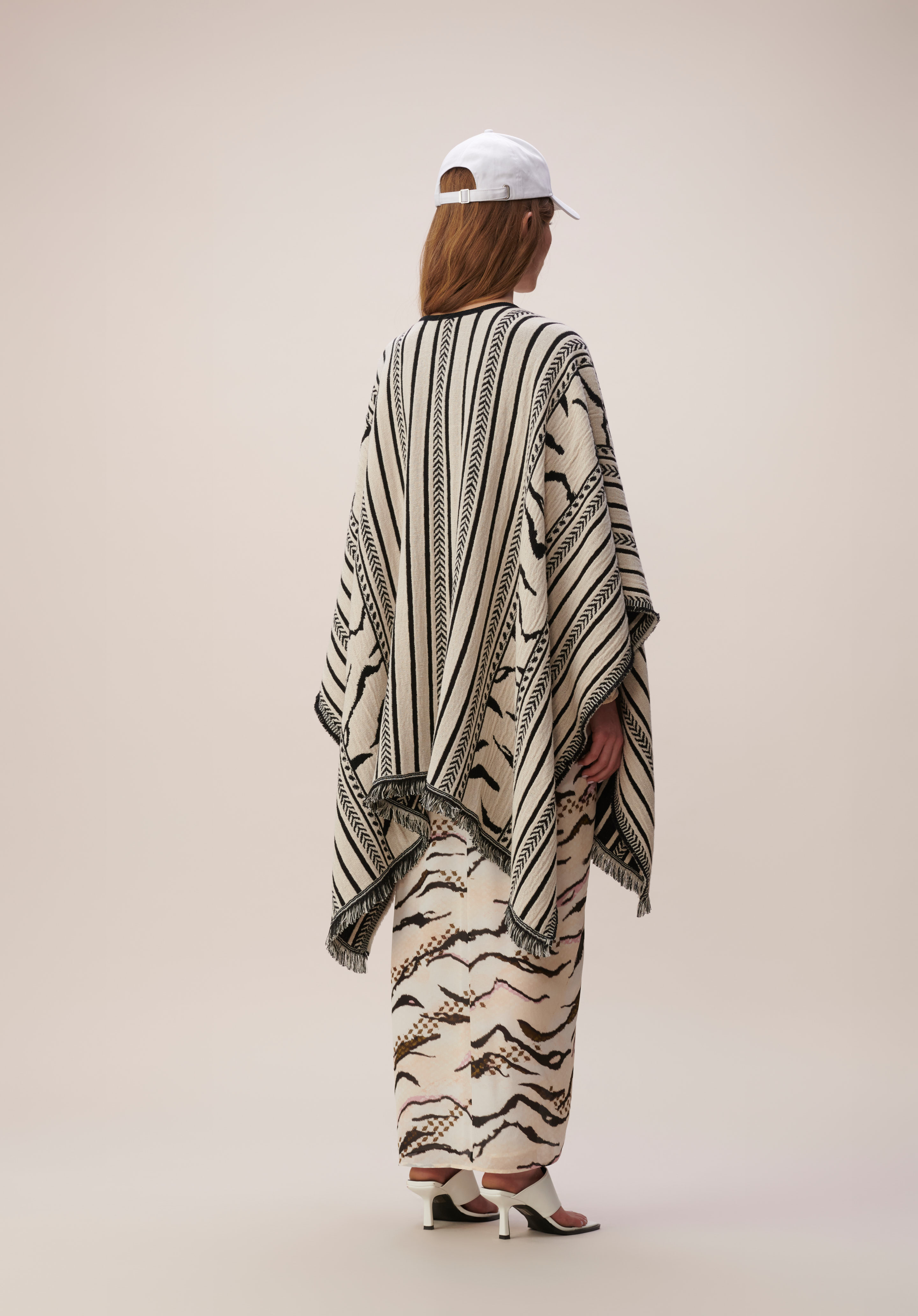 Lala Berlin Poncho Jean Black Sand