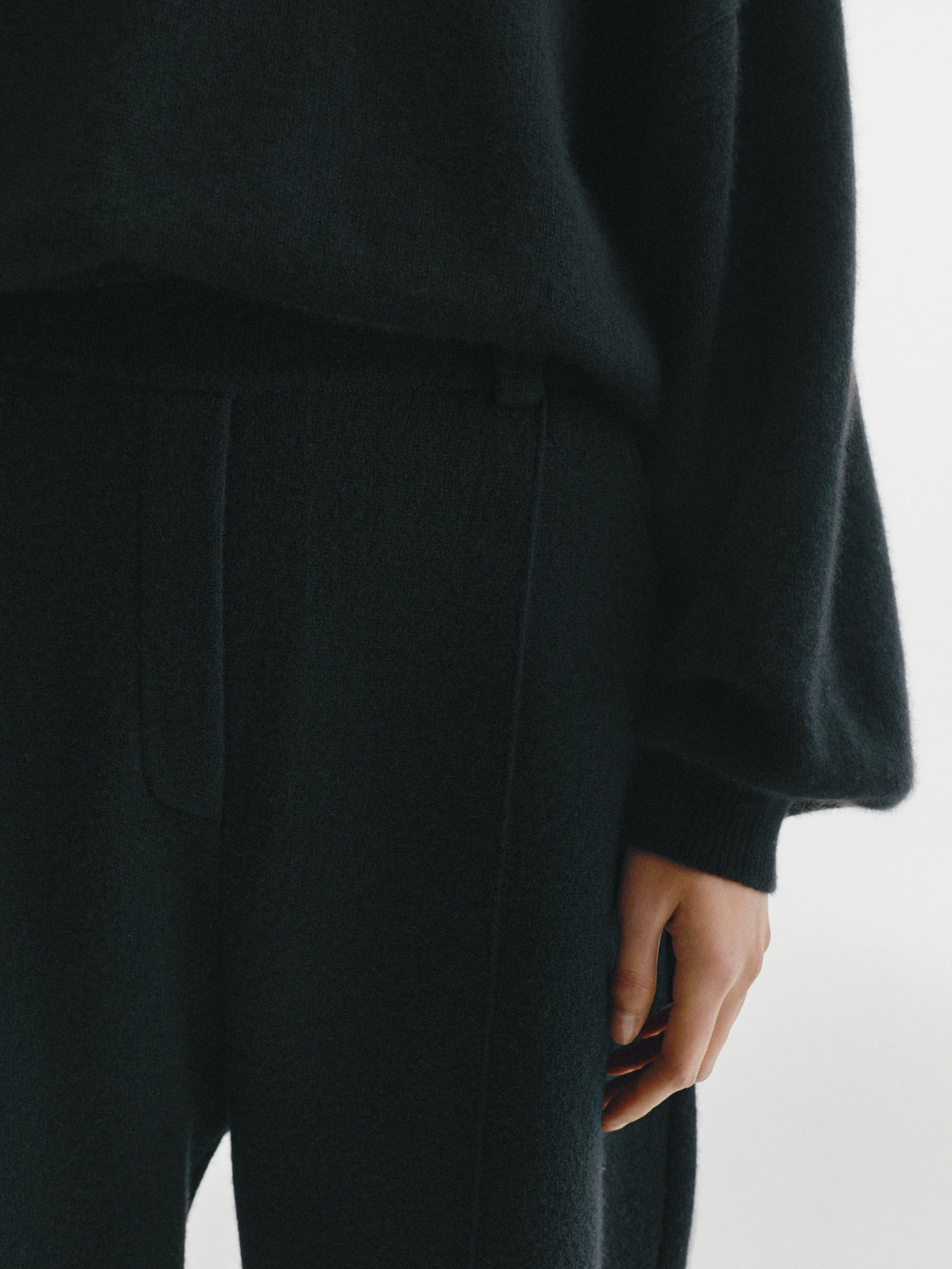 LISA YANG Wrenda Cashmere Pant in Black
