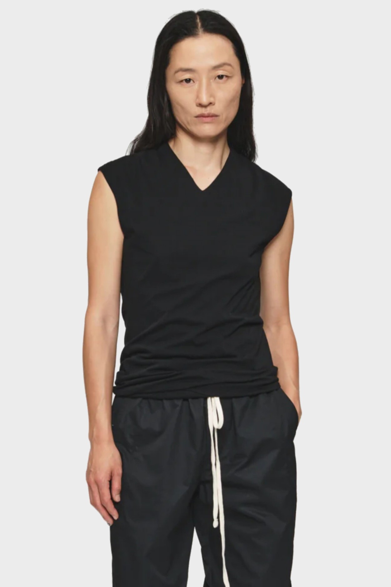 6397 High V-Tank in Black