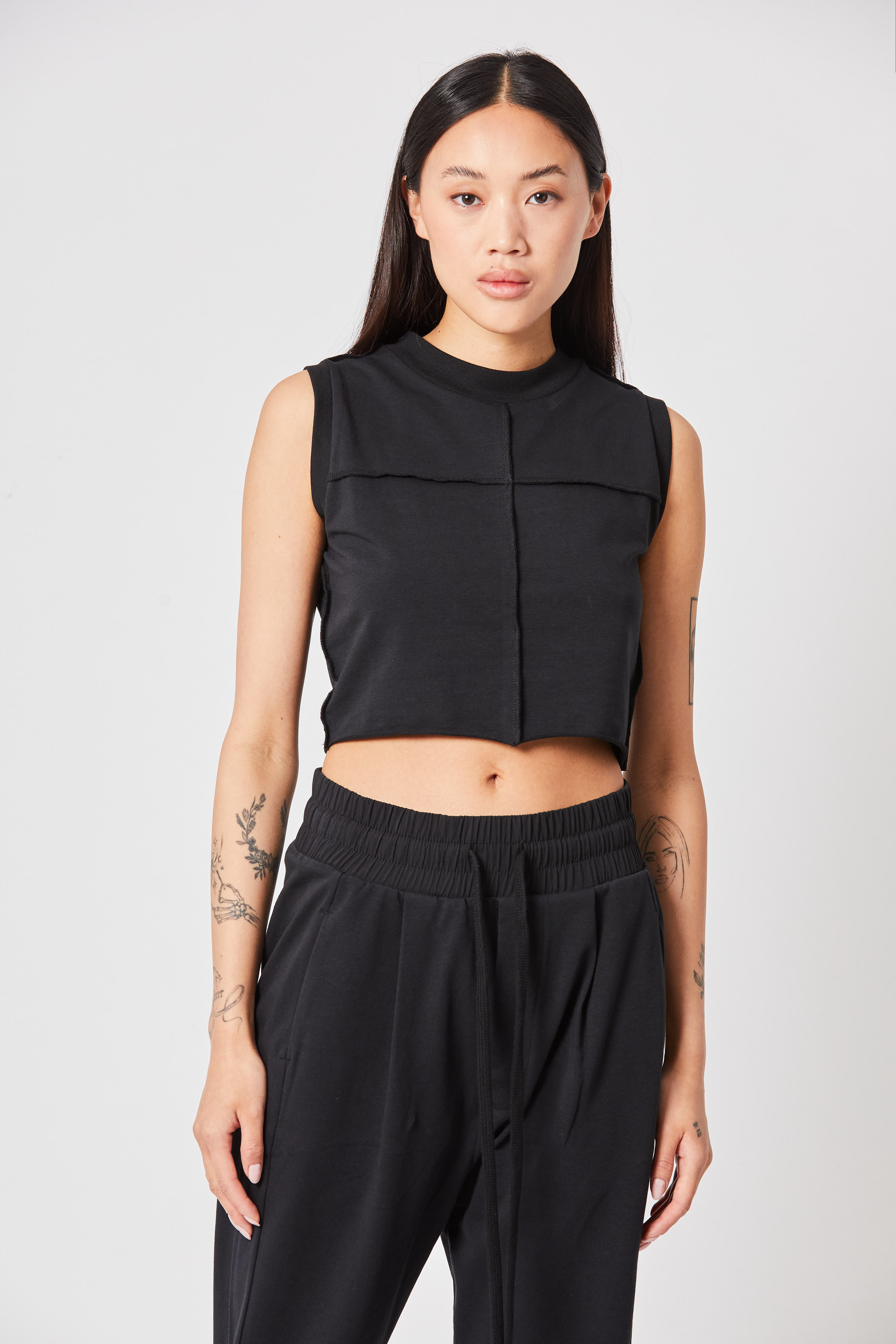 Thom Krom Cropped Muscle Tee in Black