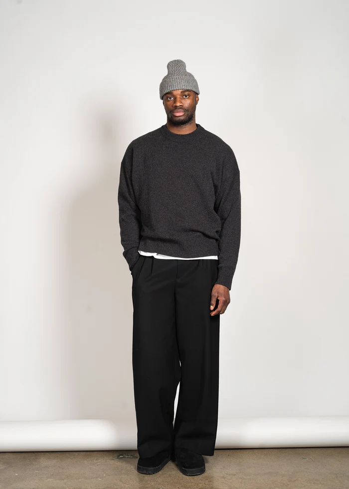 YACAIA Oversize Merino/Cashmere Sweater in Black Melange