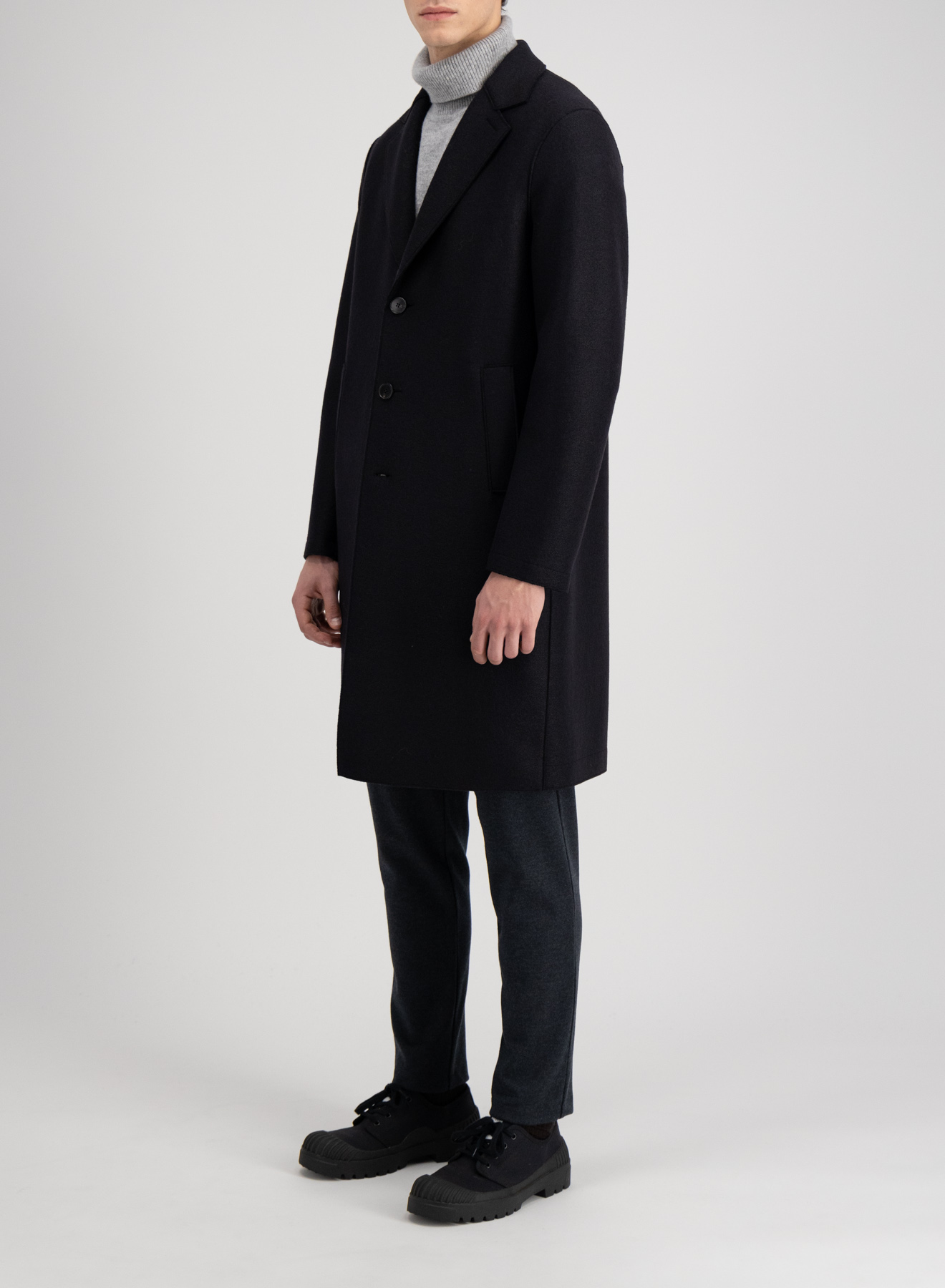 HARRIS WHARF Pressed Wool Overcoat in Black