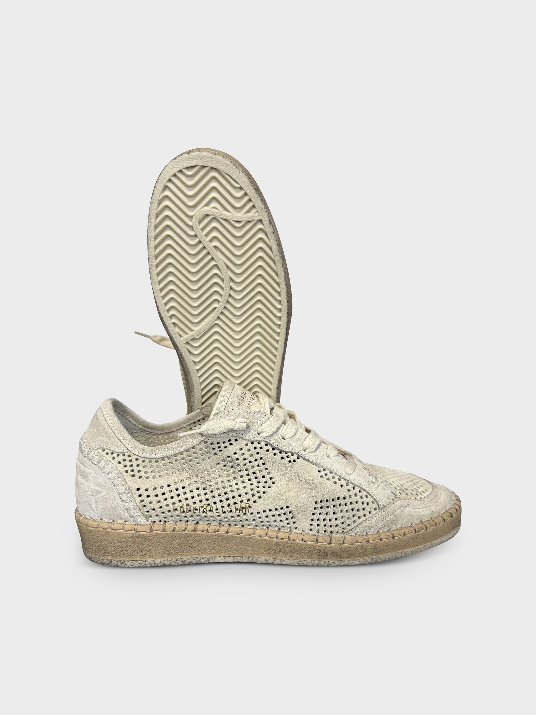 GOLDEN GOOSE Perforated Ballstar in Seedpearl