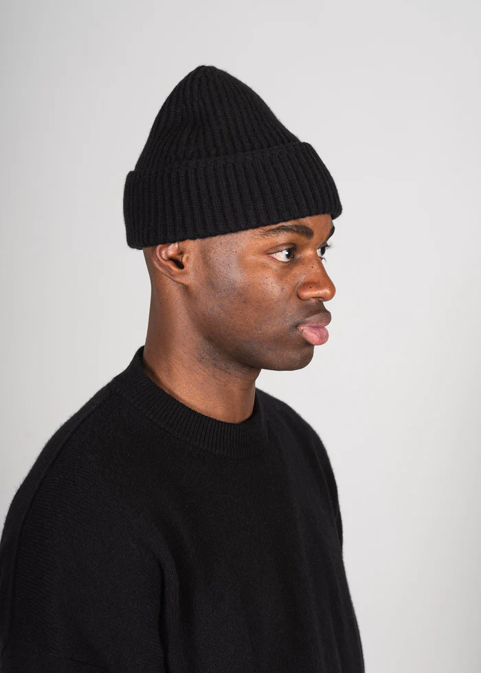 YACAIA Merino/Cashmere Beanie in Black