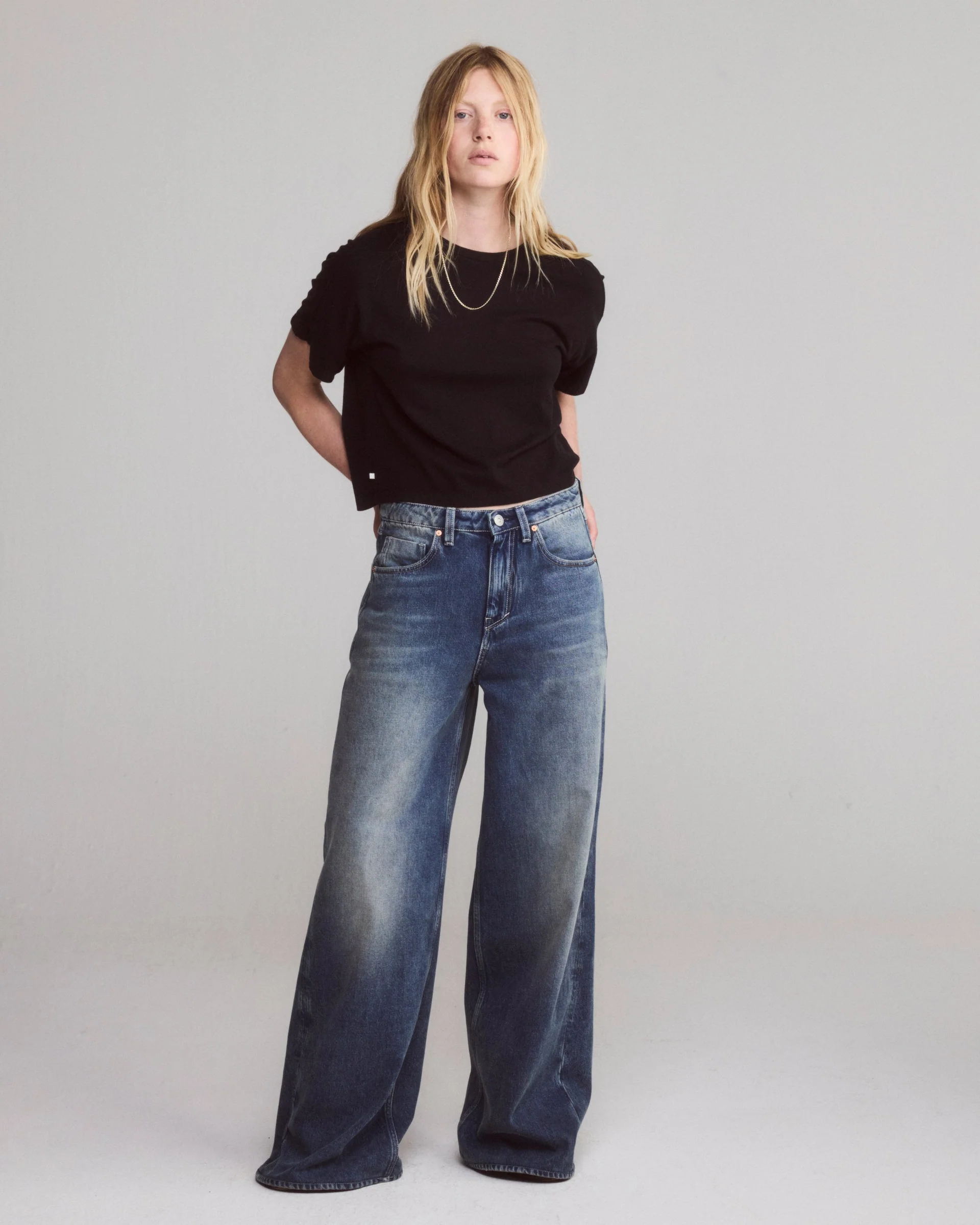TENUE. Ella Cropped Boxy Fit T-Shirt in Black
