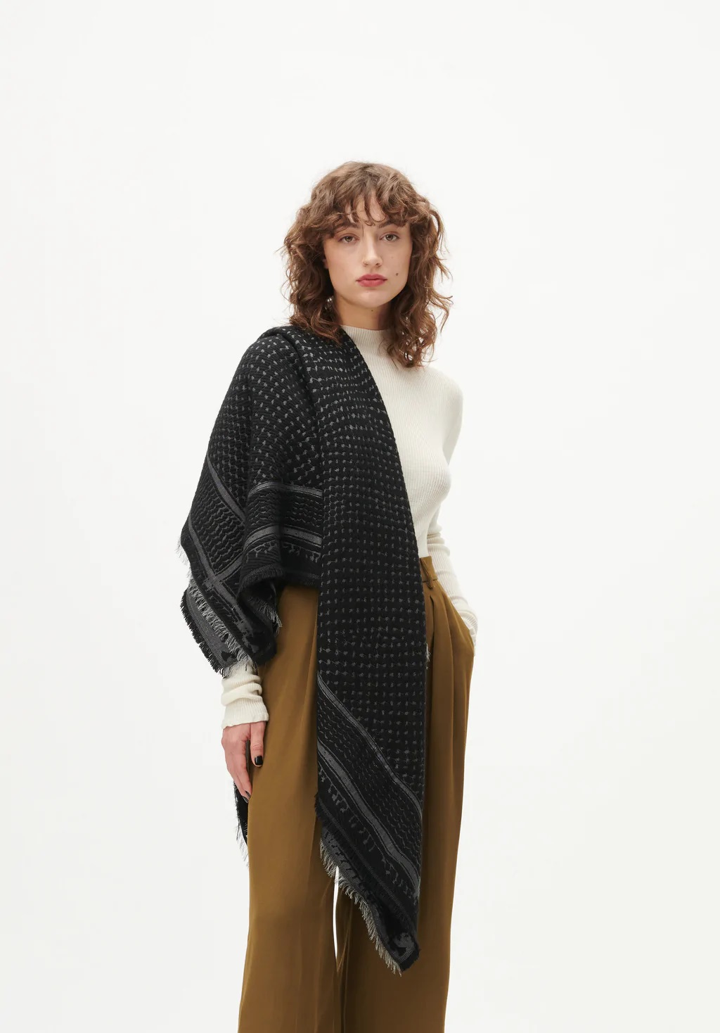 Lala Berlin Triangle Scarf Anais Black Heritage