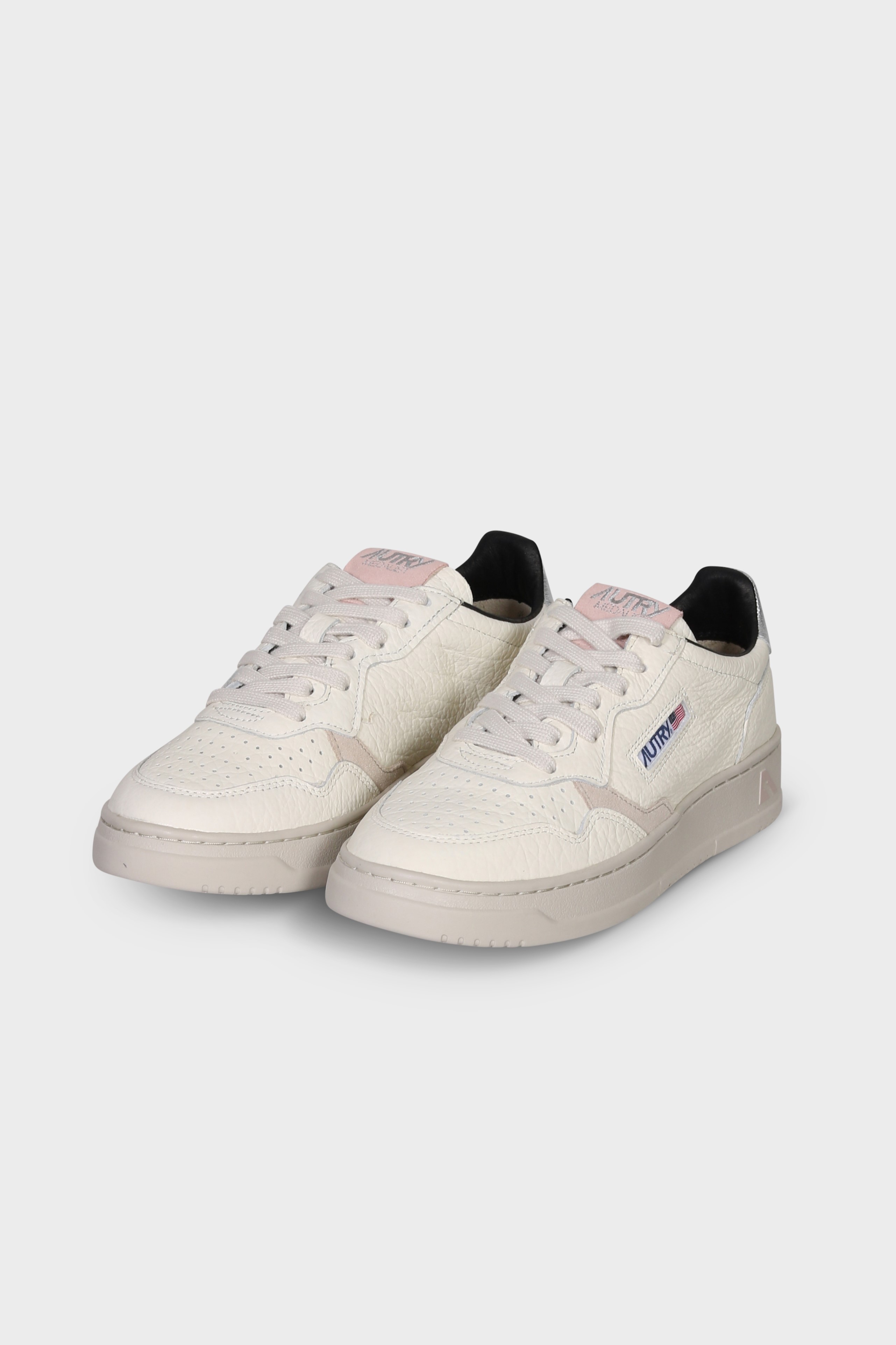 AUTRY ACTION SHOES Medalist Low Sneaker in Off White/Silver/Powder 36 AUTRY ACTION SHOES Medalist Low Sneaker in Off White/Silver/Powder 41