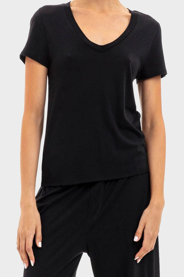 ÉTERNE V-Neck T-Shirt in Black XL