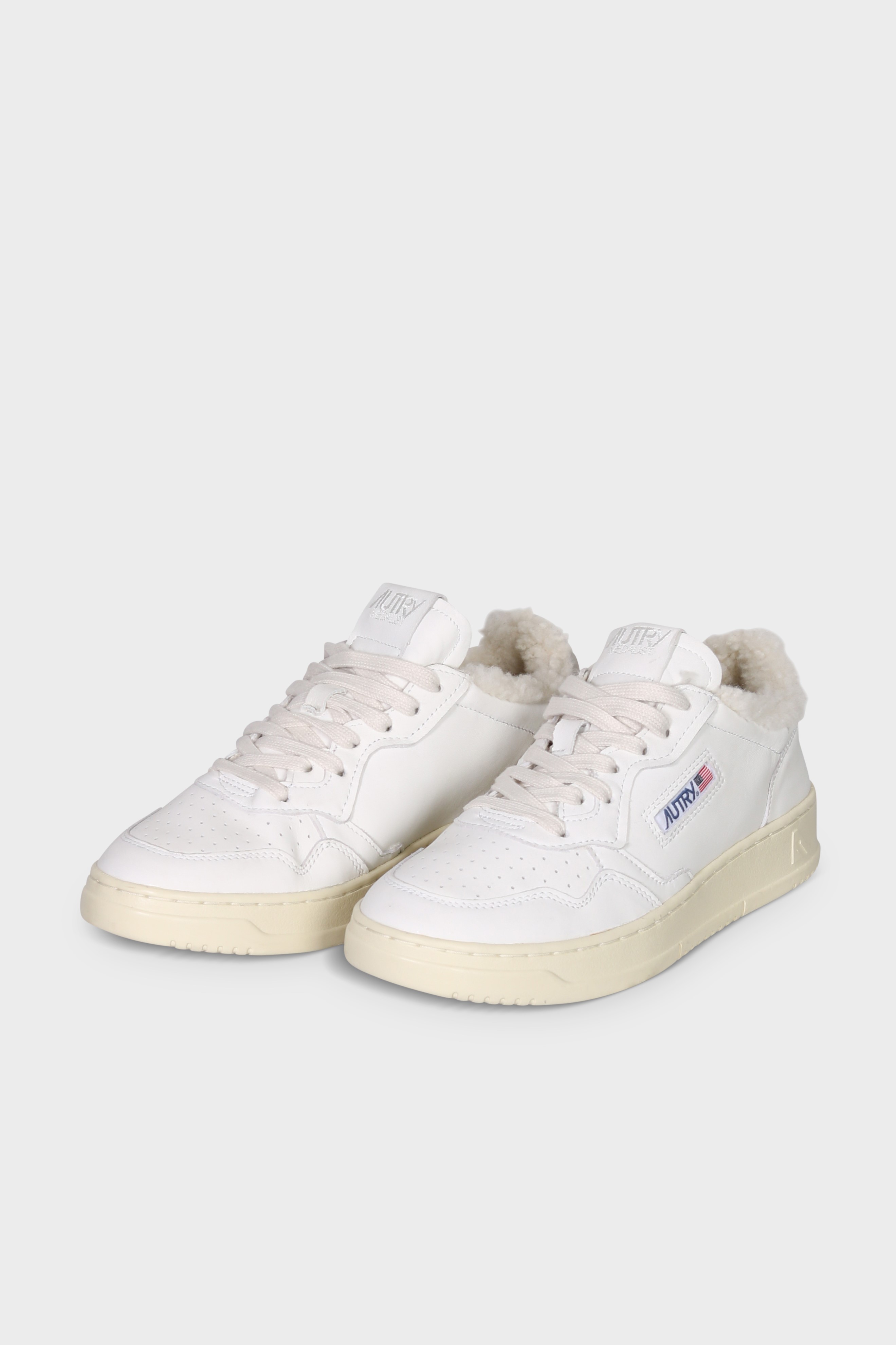 AUTRY ACTION SHOES Medalist Low Sneaker Goat/Shearling in White 42