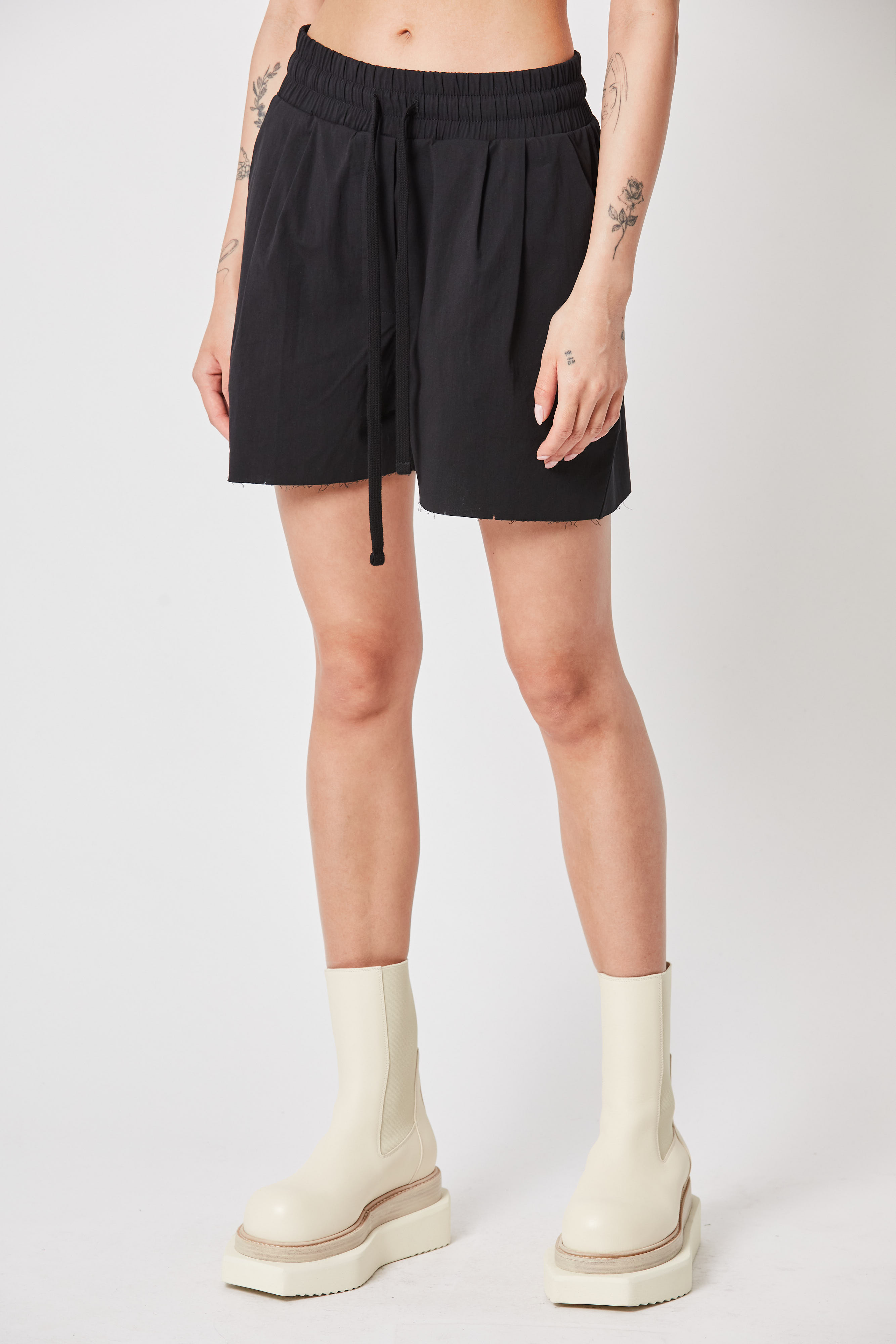 Thom Krom Light Shorts in Black