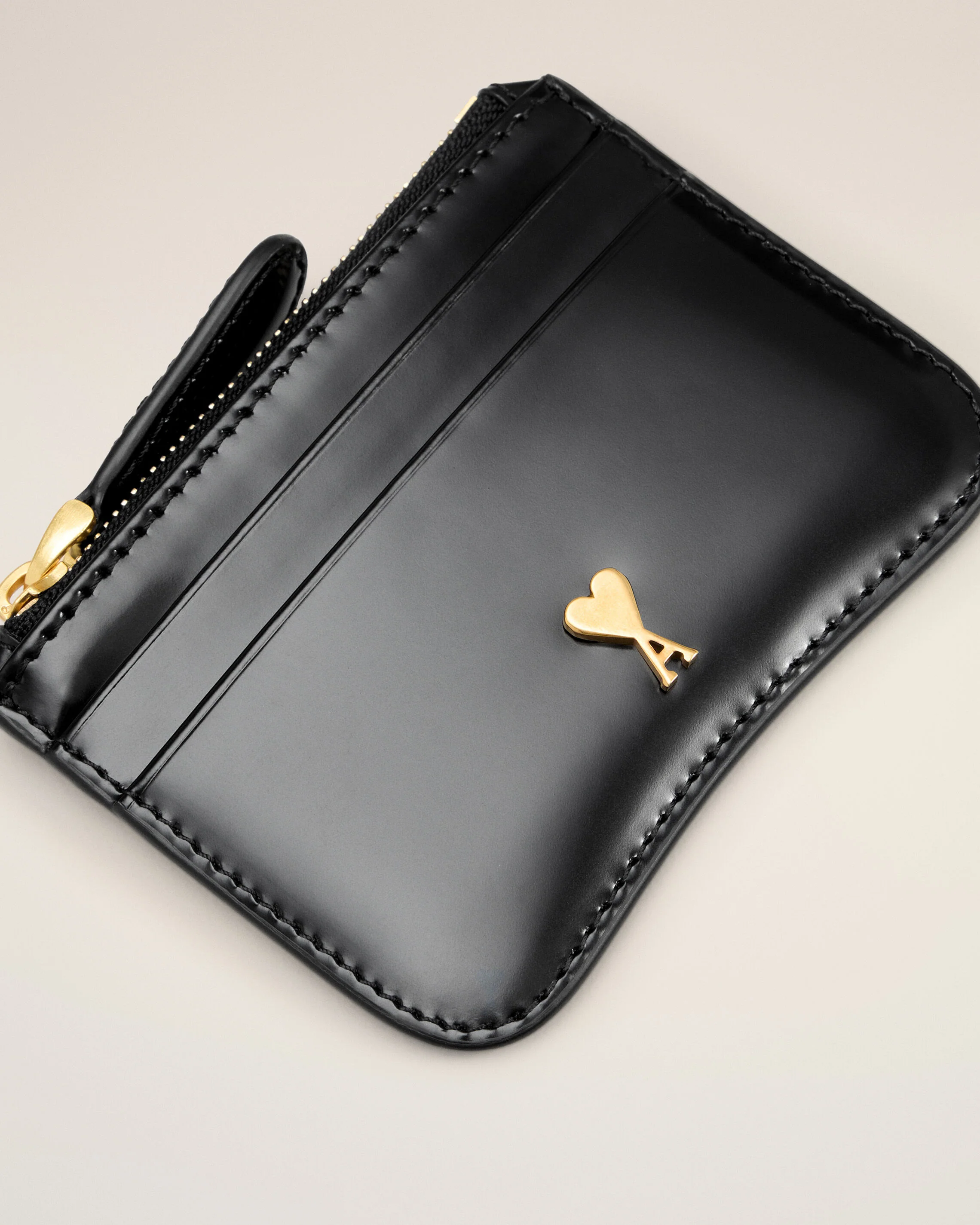 AMI PARIS Zipped Card Holder in Black